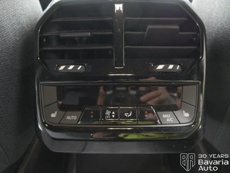 BMW iX 40 xDrive Sport, снимка 12 - Автомобили и джипове - 52834401