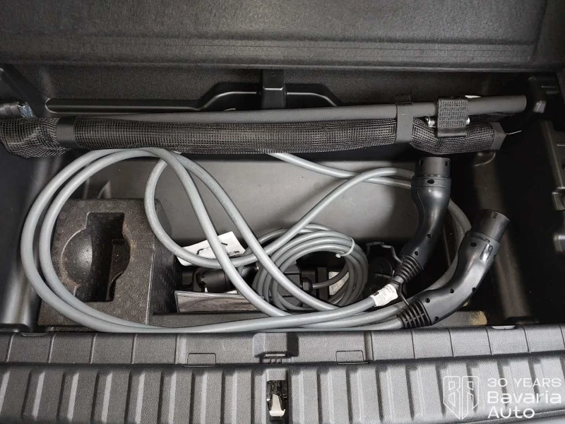 BMW iX 40 xDrive Sport, снимка 13 - Автомобили и джипове - 52834401