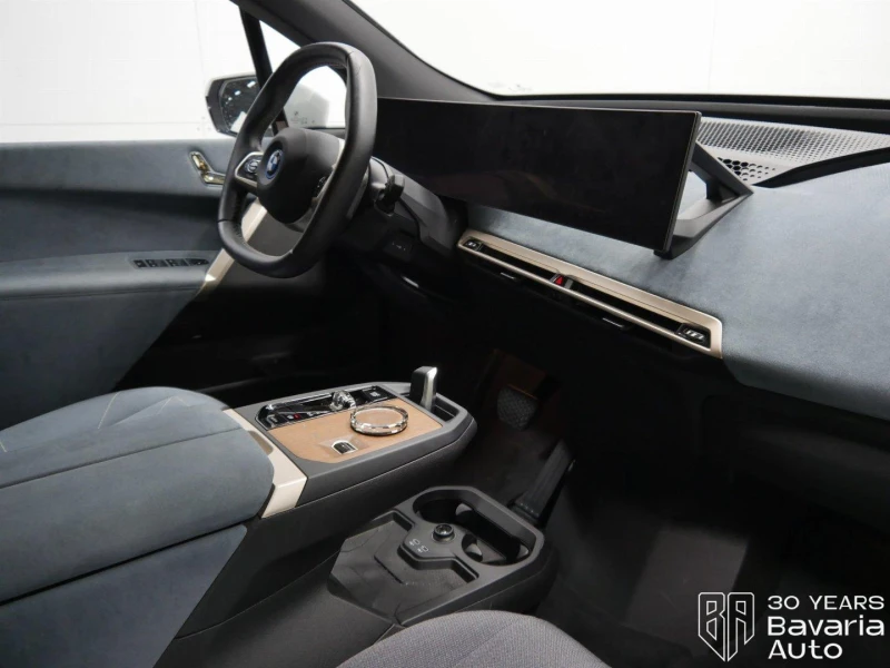 BMW iX 40 xDrive Sport, снимка 7 - Автомобили и джипове - 52834401