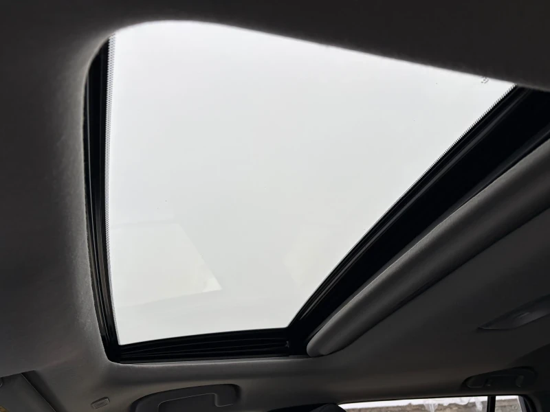 Toyota Corolla Cross 2.0i 4x4* 29000км* Distronik* CarPlay* EURO6C* , снимка 17 - Автомобили и джипове - 53279774