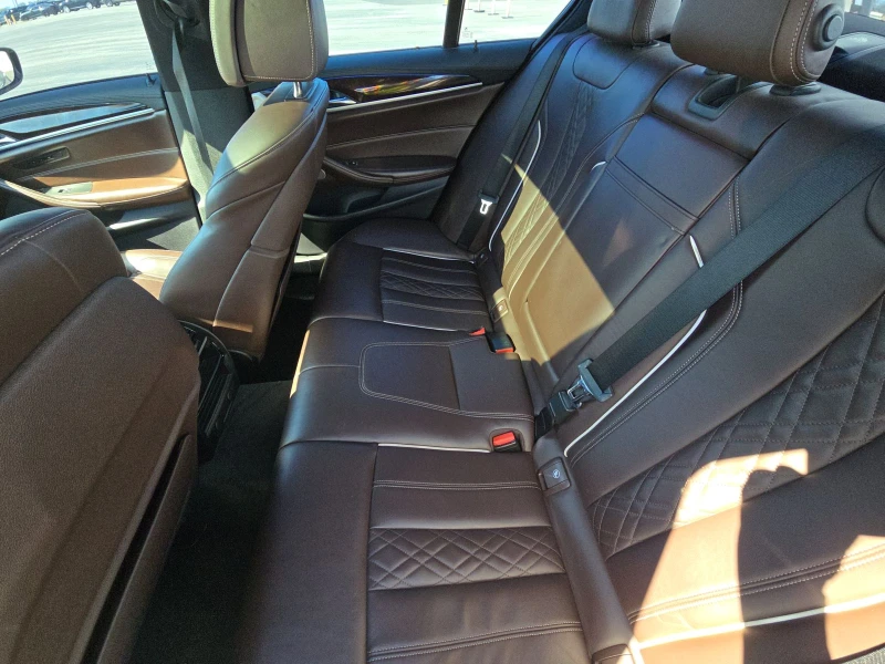 BMW 540 M SPORT LINE* Head up* GESTURE* Distronic* HARMAN*, снимка 12 - Автомобили и джипове - 53282681