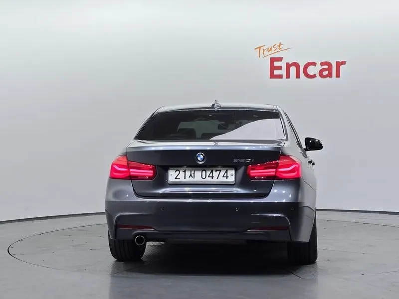 BMW 320 i M Sports, снимка 7 - Автомобили и джипове - 55143961