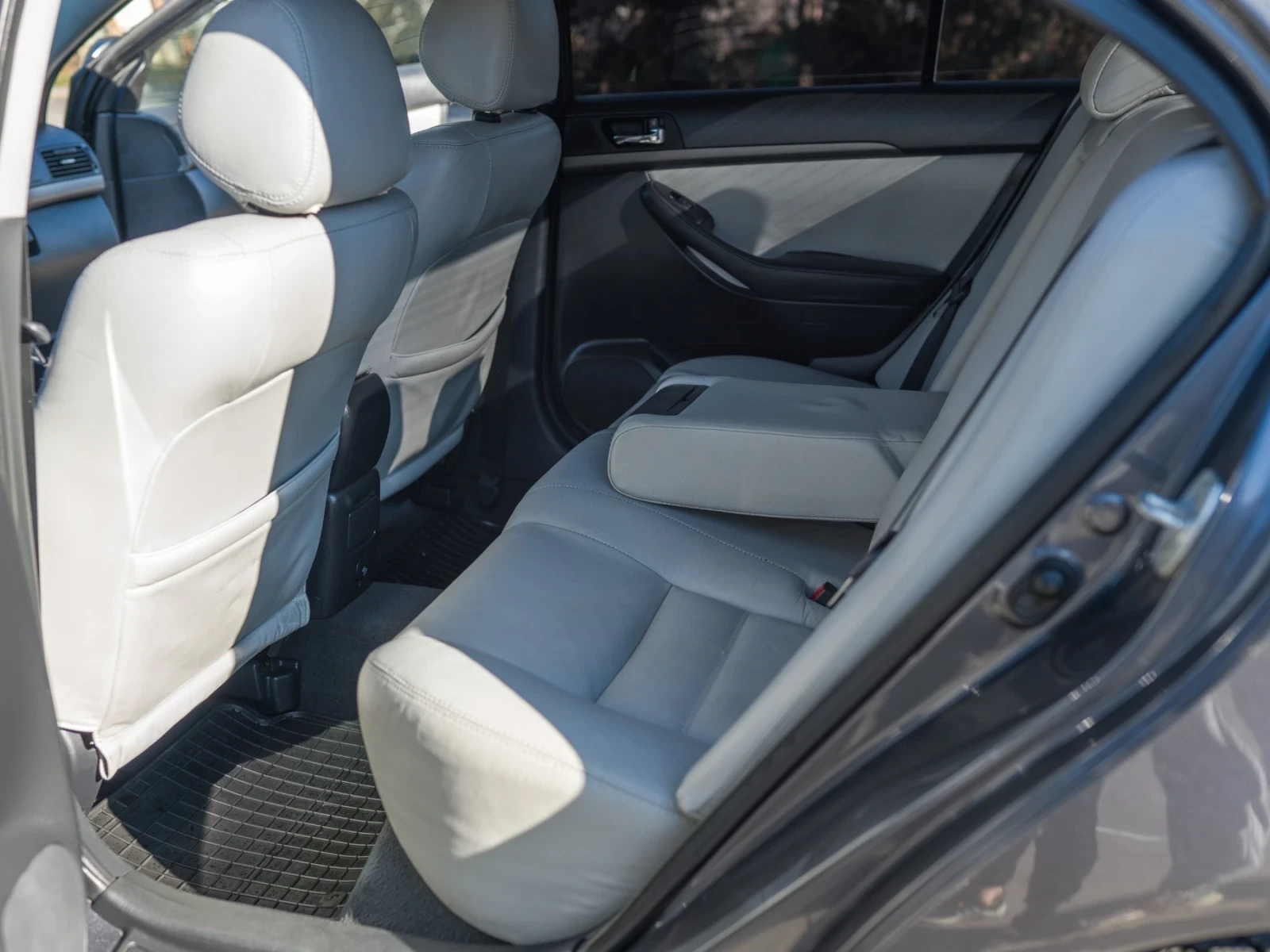 Toyota Avensis 2.0 D4D - изображение 10