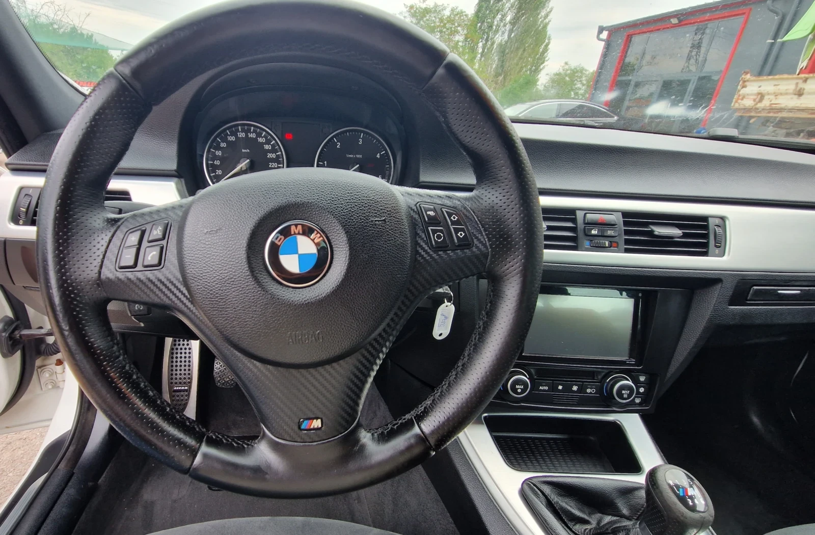 BMW 320 2.0D/FACE/M PACK/TOP - изображение 10