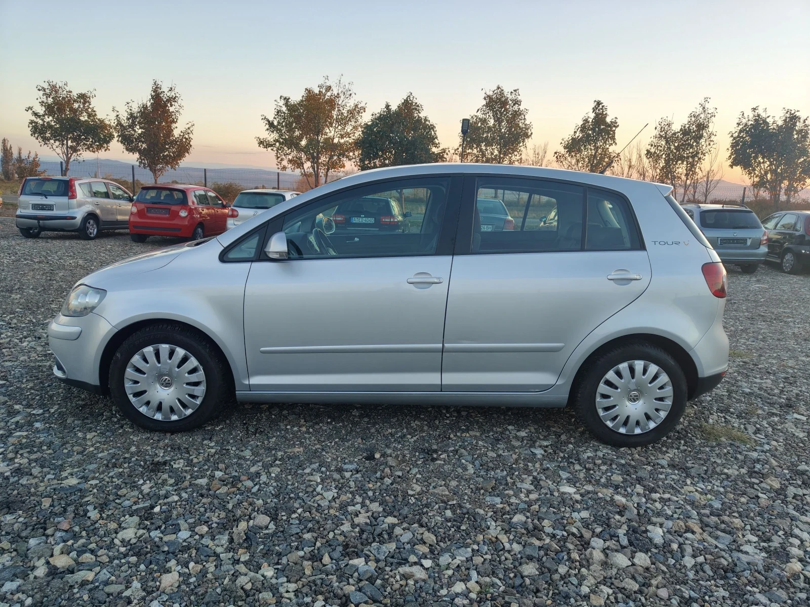 VW Golf Plus 1.6i 102 TOUR  - изображение 4