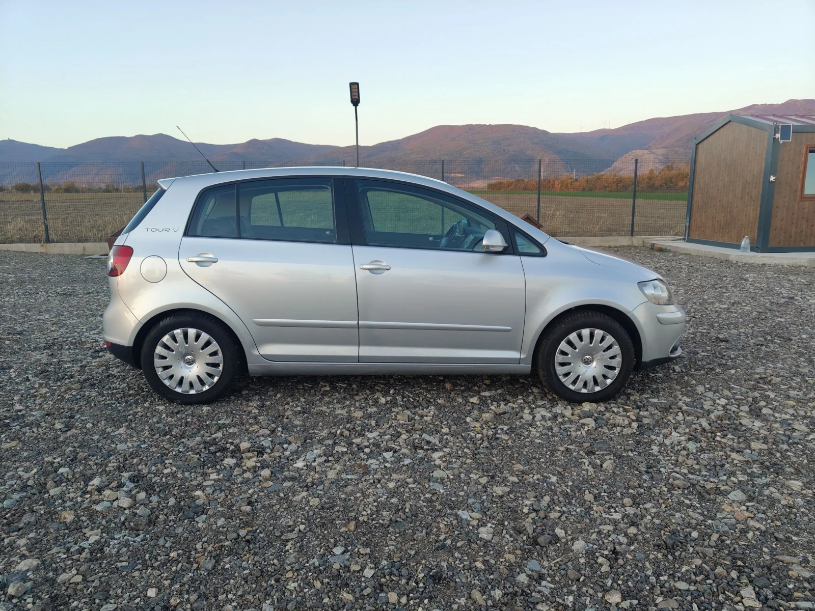 VW Golf Plus 1.6i 102 TOUR  - изображение 8