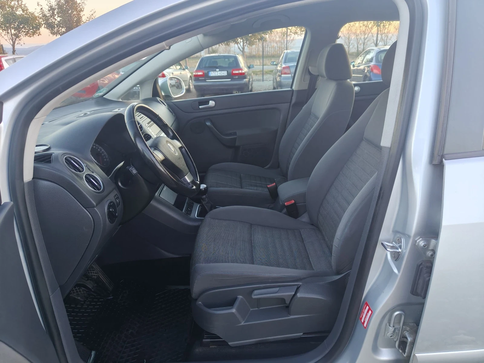 VW Golf Plus 1.6i 102 TOUR  | Mobile.bg   11