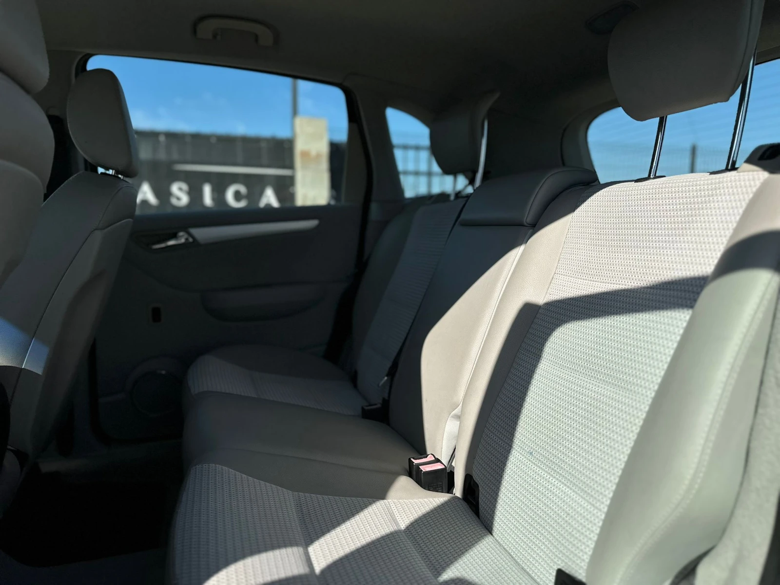 Mercedes-Benz B 180 / 2.0D / SPORT / - изображение 10