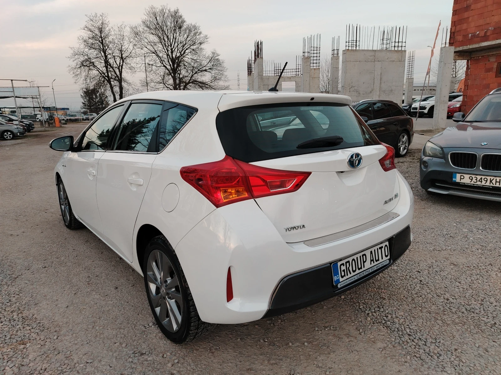 Toyota Auris 1.8 HYBRID-136к.с/НАВИГАЦИЯ/КЛИМАТРОНИК/КАМЕРА!!! , снимка 5 - Автомобили и джипове - 53712336