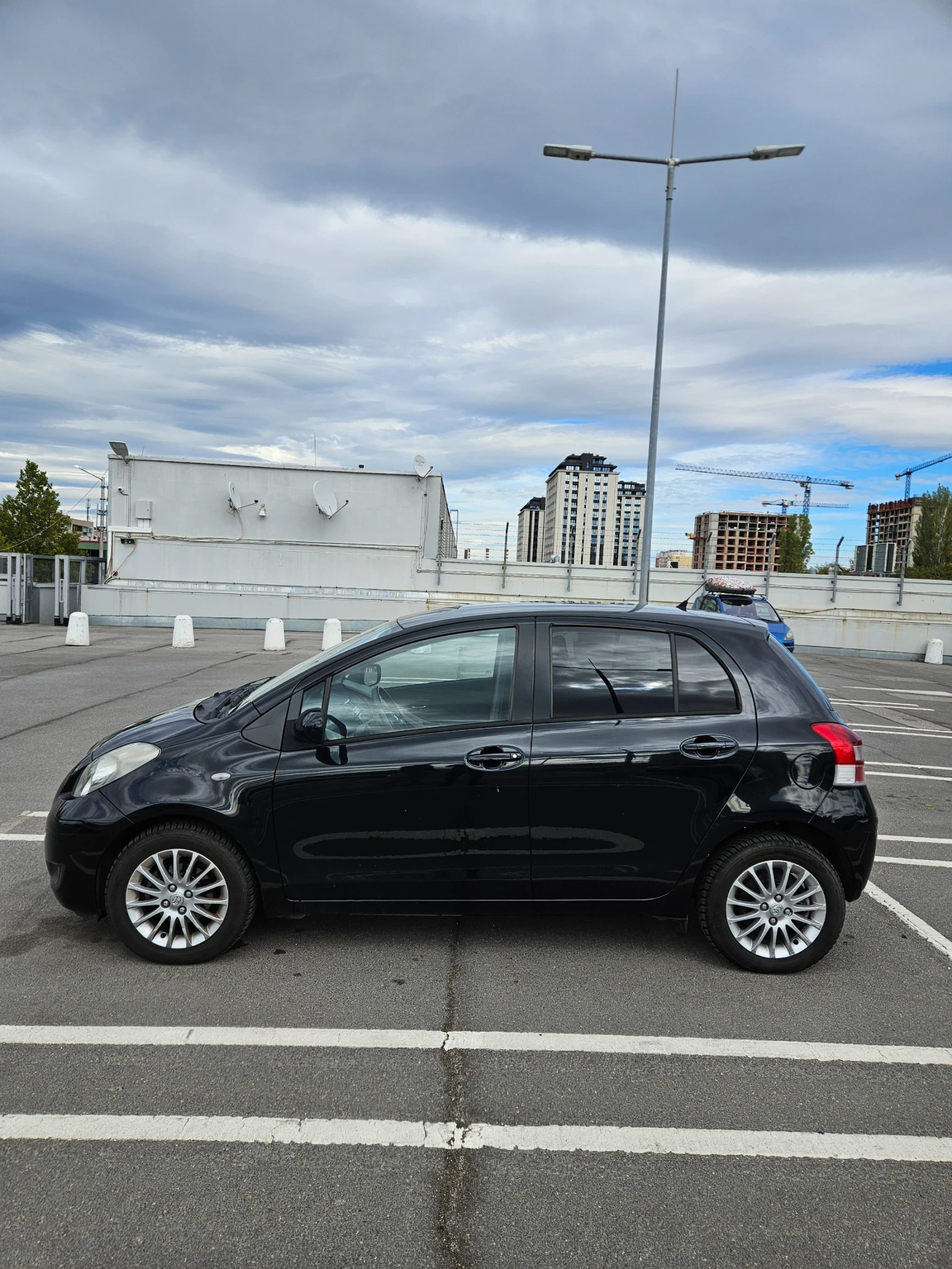 Toyota Yaris, снимка 3 - Автомобили и джипове - 53912966