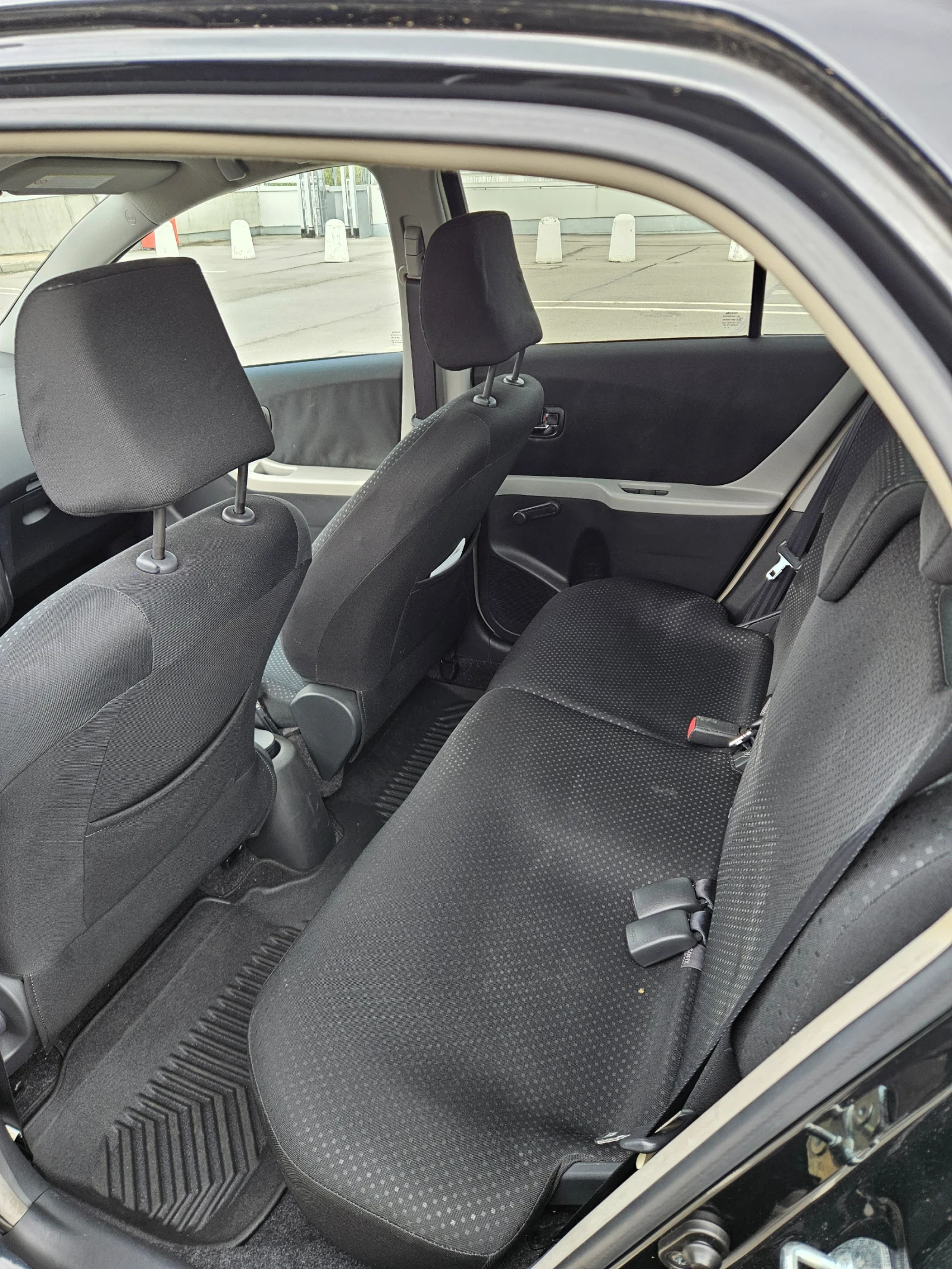 Toyota Yaris, снимка 11 - Автомобили и джипове - 53912966