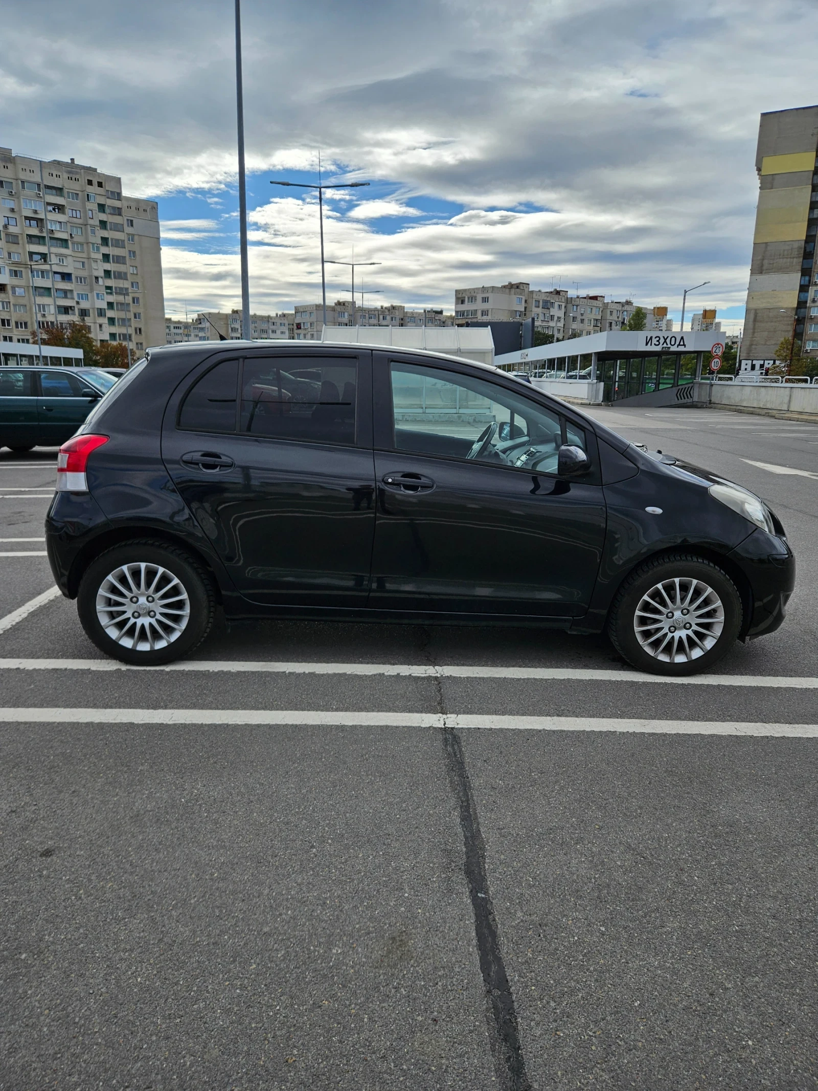 Toyota Yaris, снимка 7 - Автомобили и джипове - 53912966