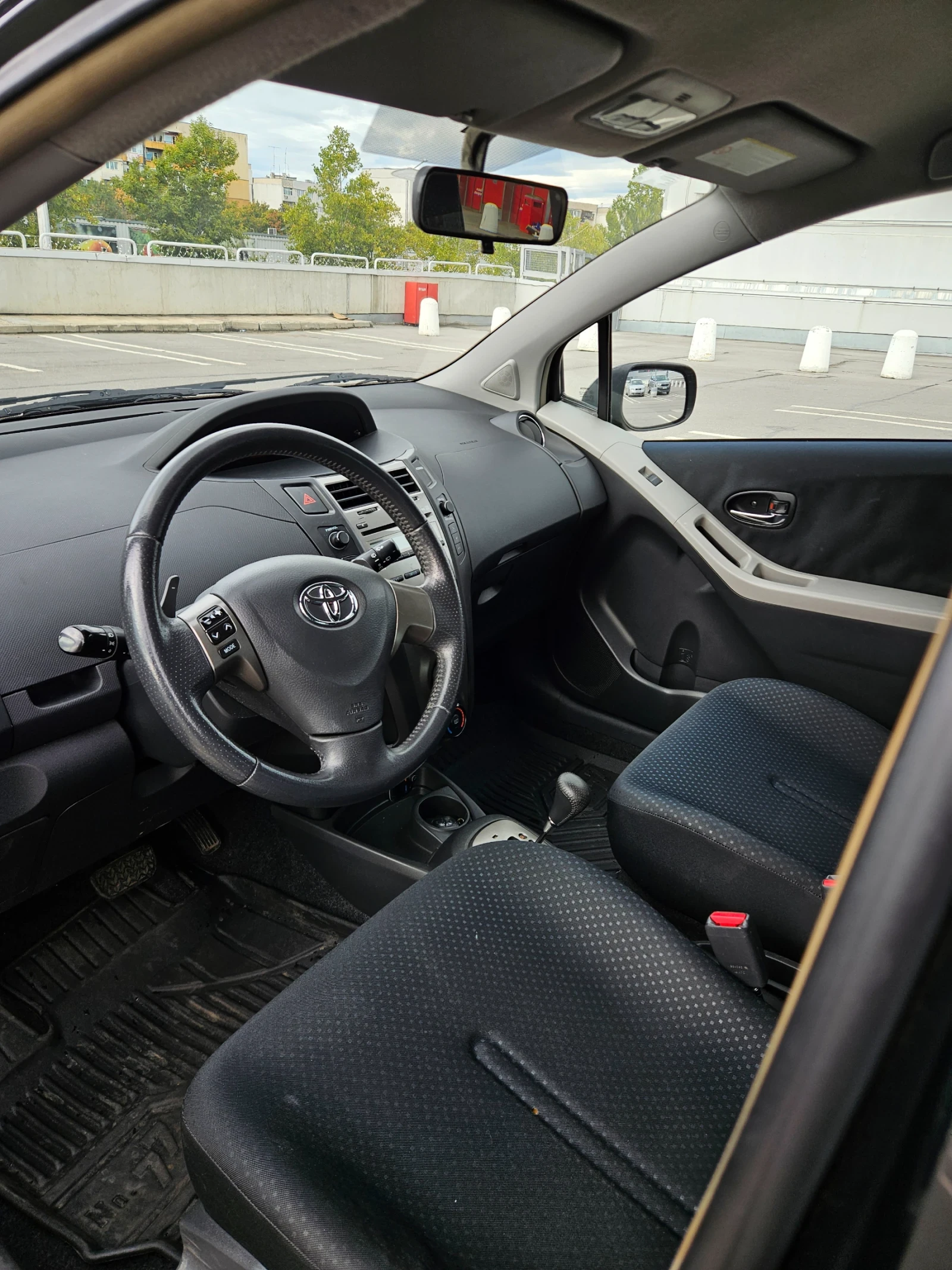 Toyota Yaris, снимка 9 - Автомобили и джипове - 53912966