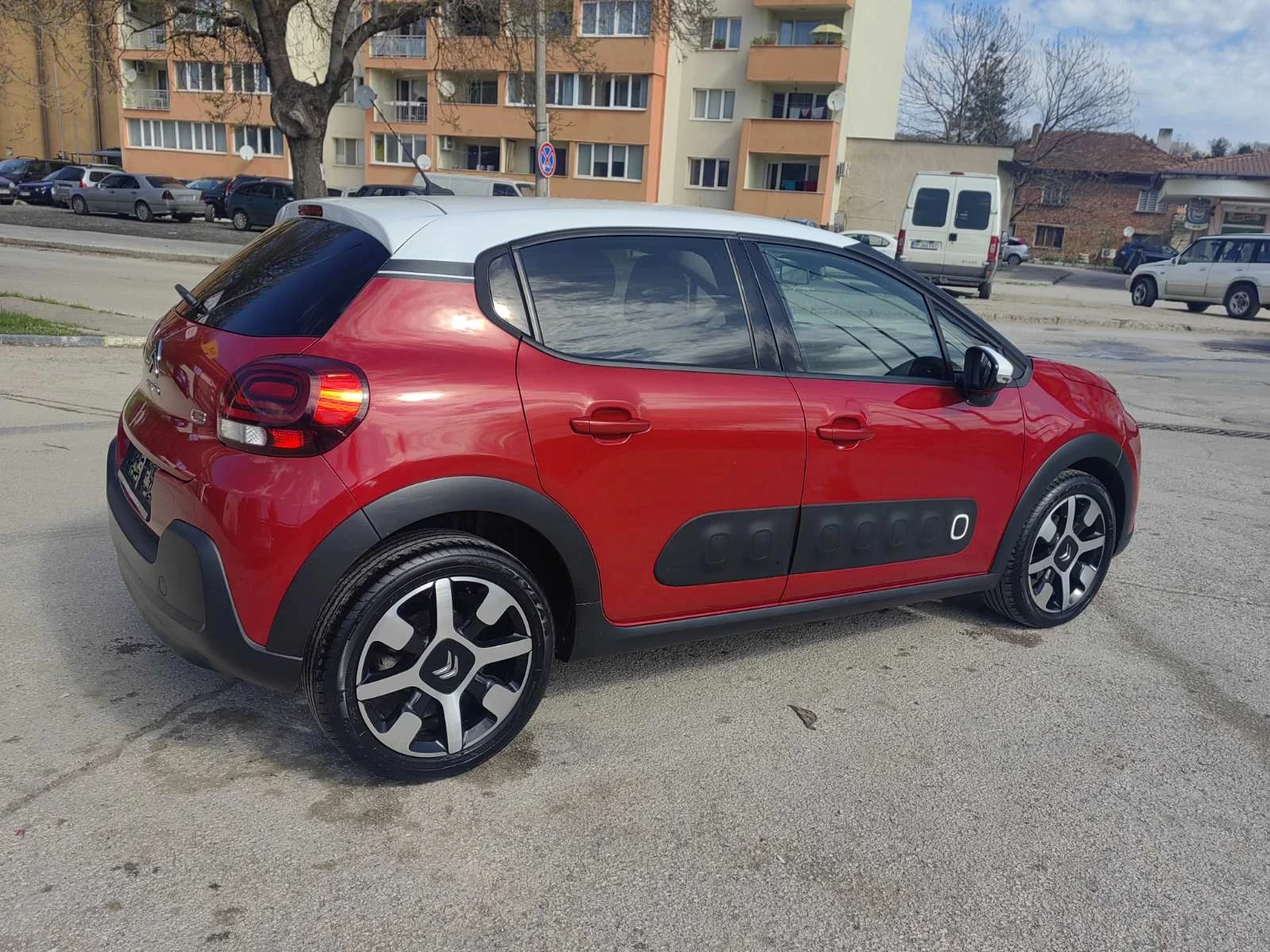 Citroen C3 1.2i, снимка 16 - Автомобили и джипове - 54152102