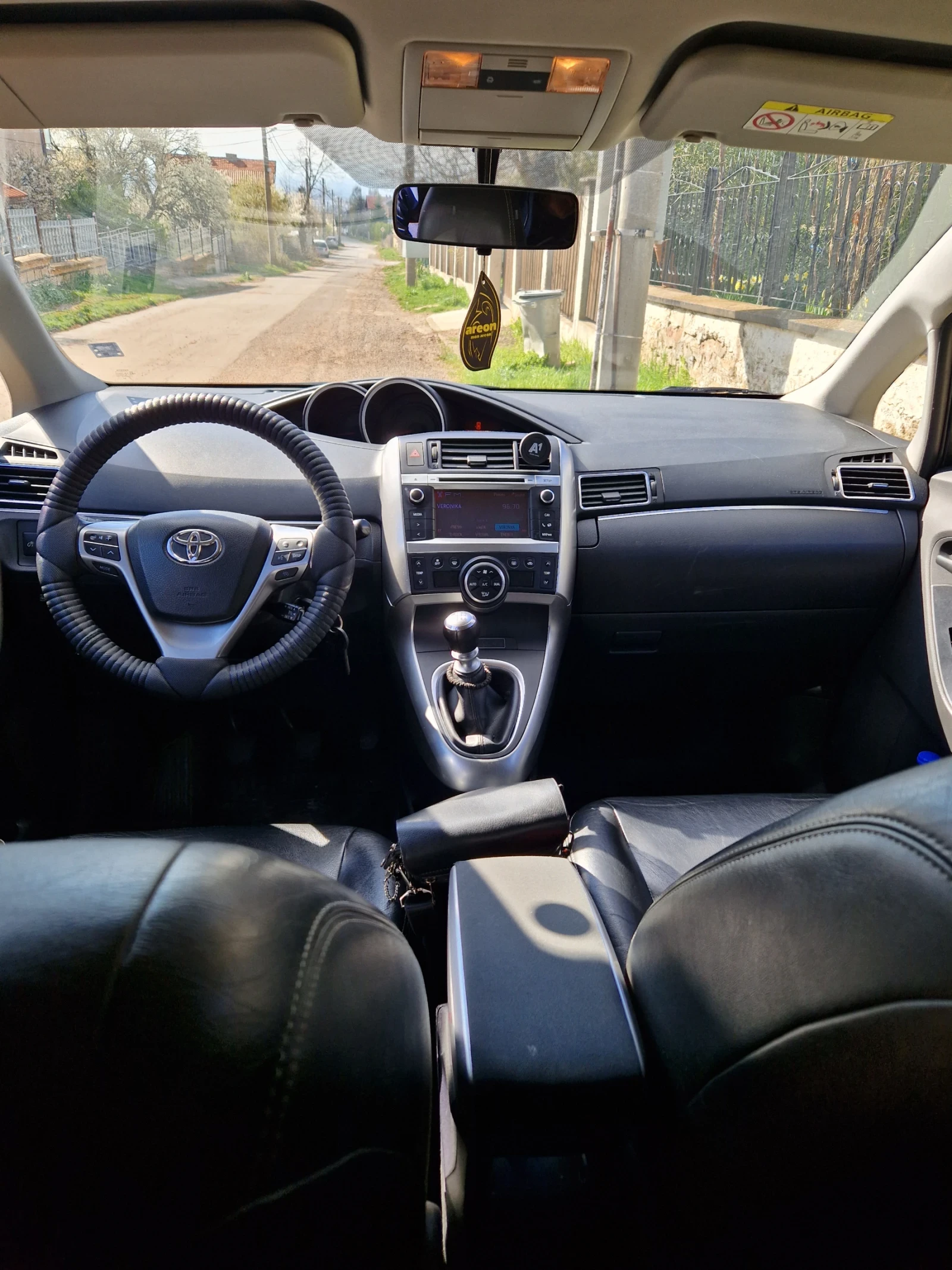 Toyota Verso, снимка 7 - Автомобили и джипове - 54182505