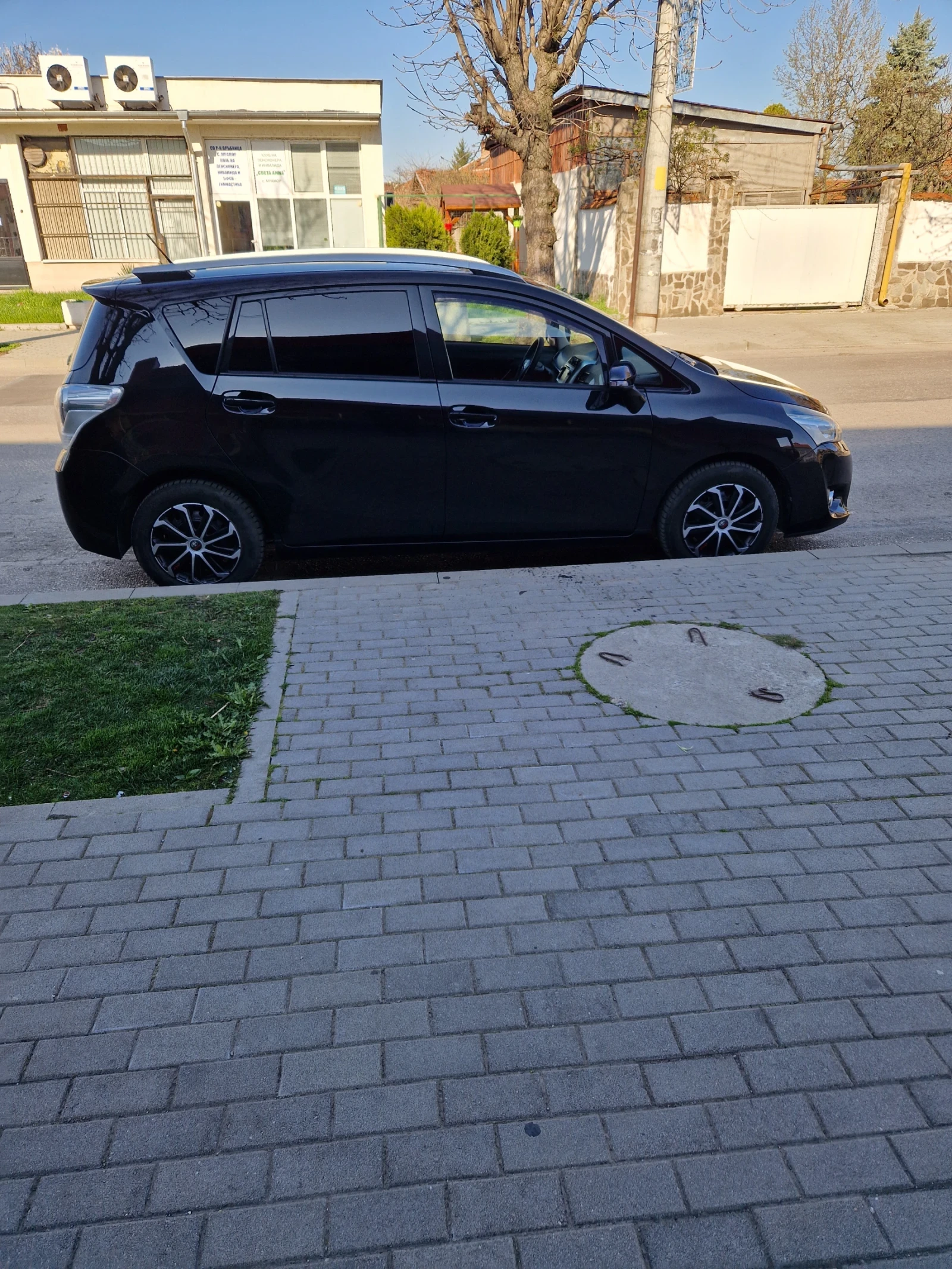 Toyota Verso, снимка 3 - Автомобили и джипове - 54182505