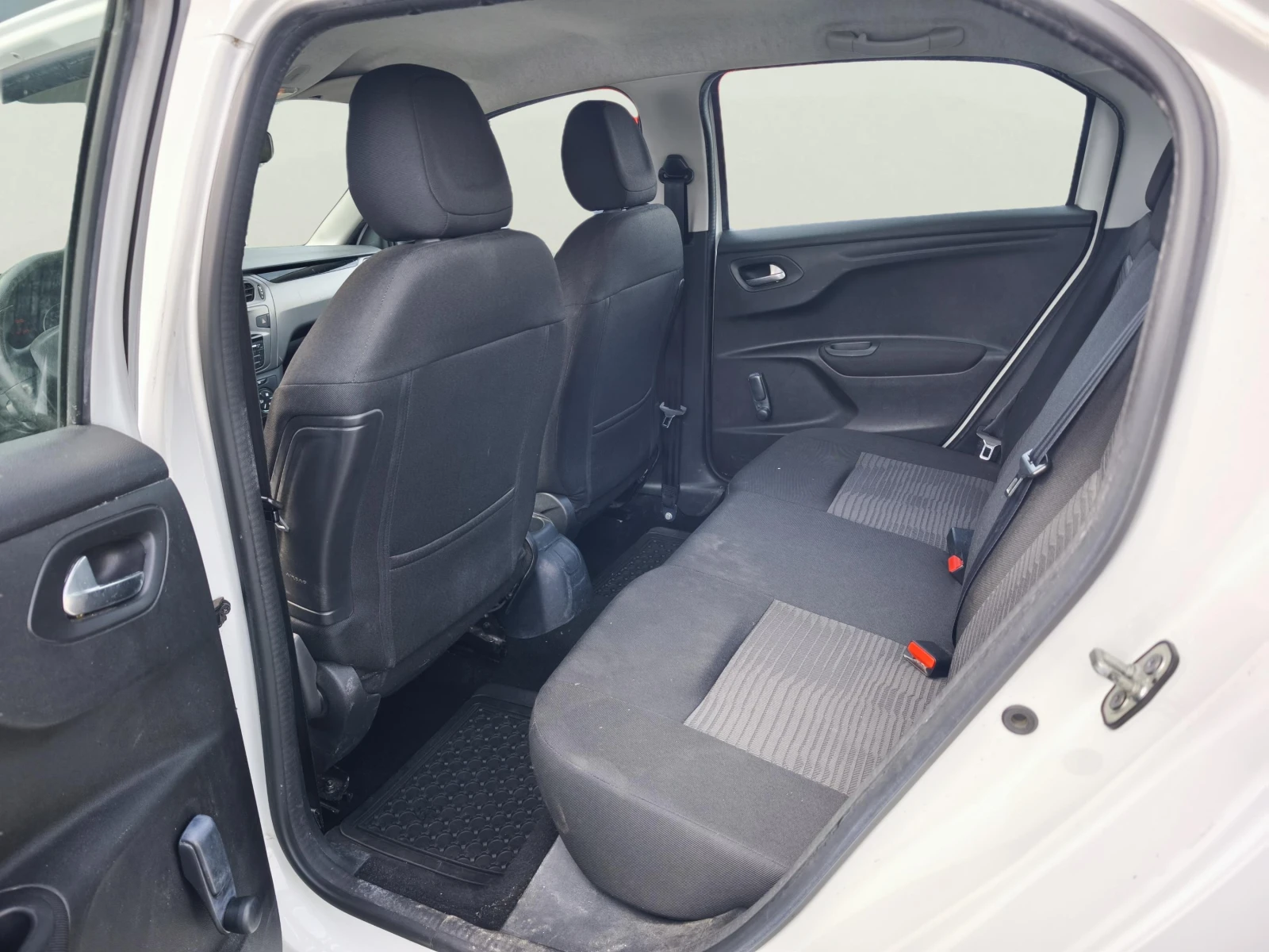 Peugeot 301 1.6, снимка 8 - Автомобили и джипове - 54231591