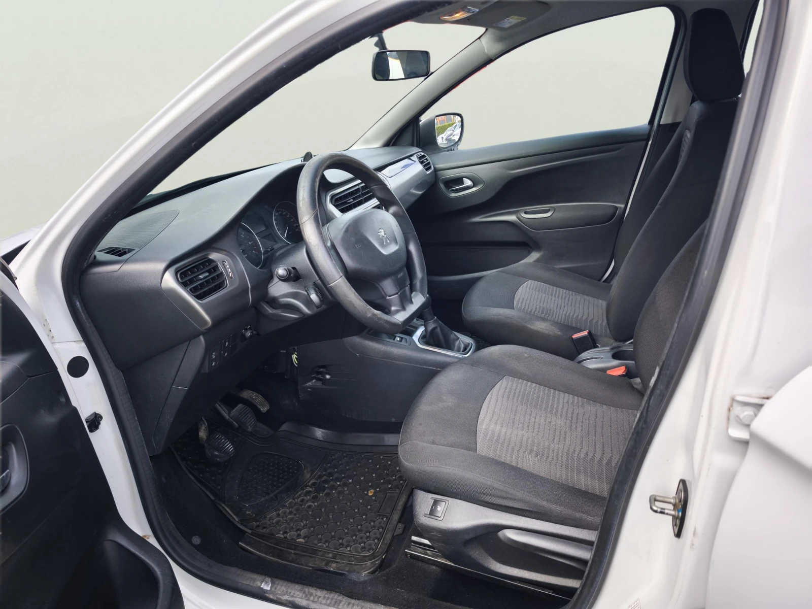 Peugeot 301 1.6, снимка 7 - Автомобили и джипове - 54231591