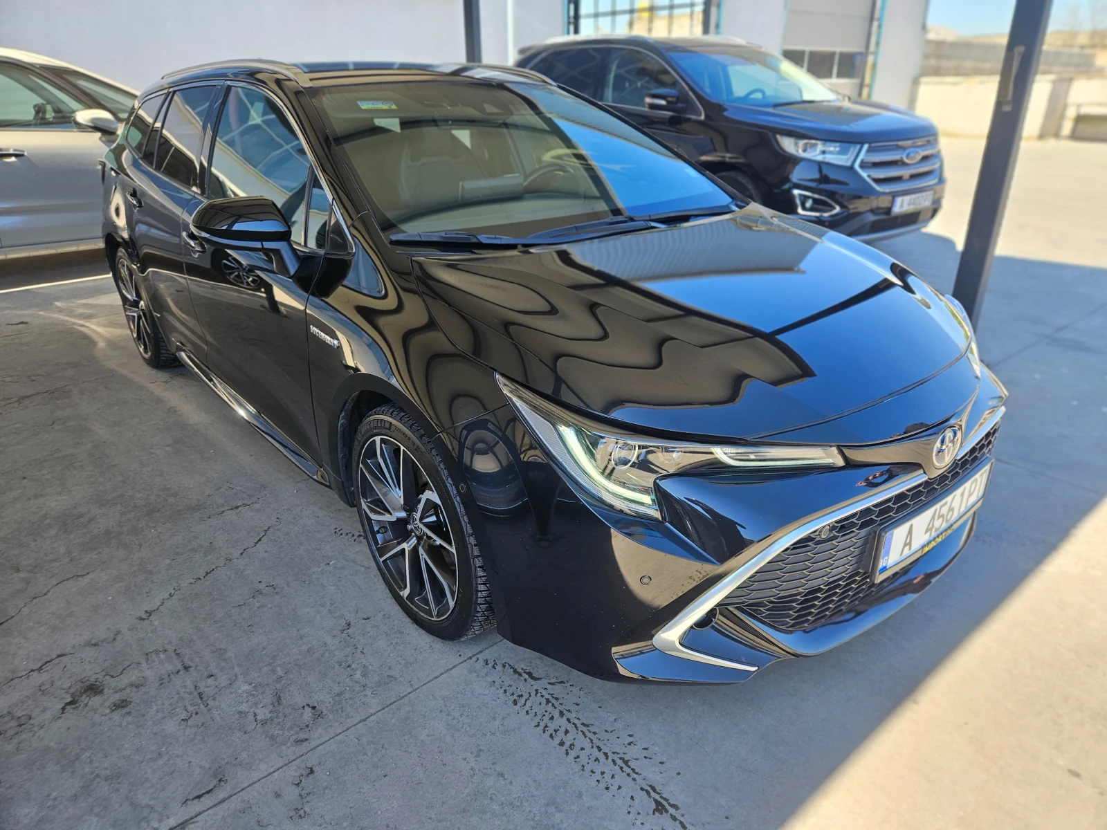 Toyota Corolla 2.0 Hydrid, снимка 3 - Автомобили и джипове - 54513927