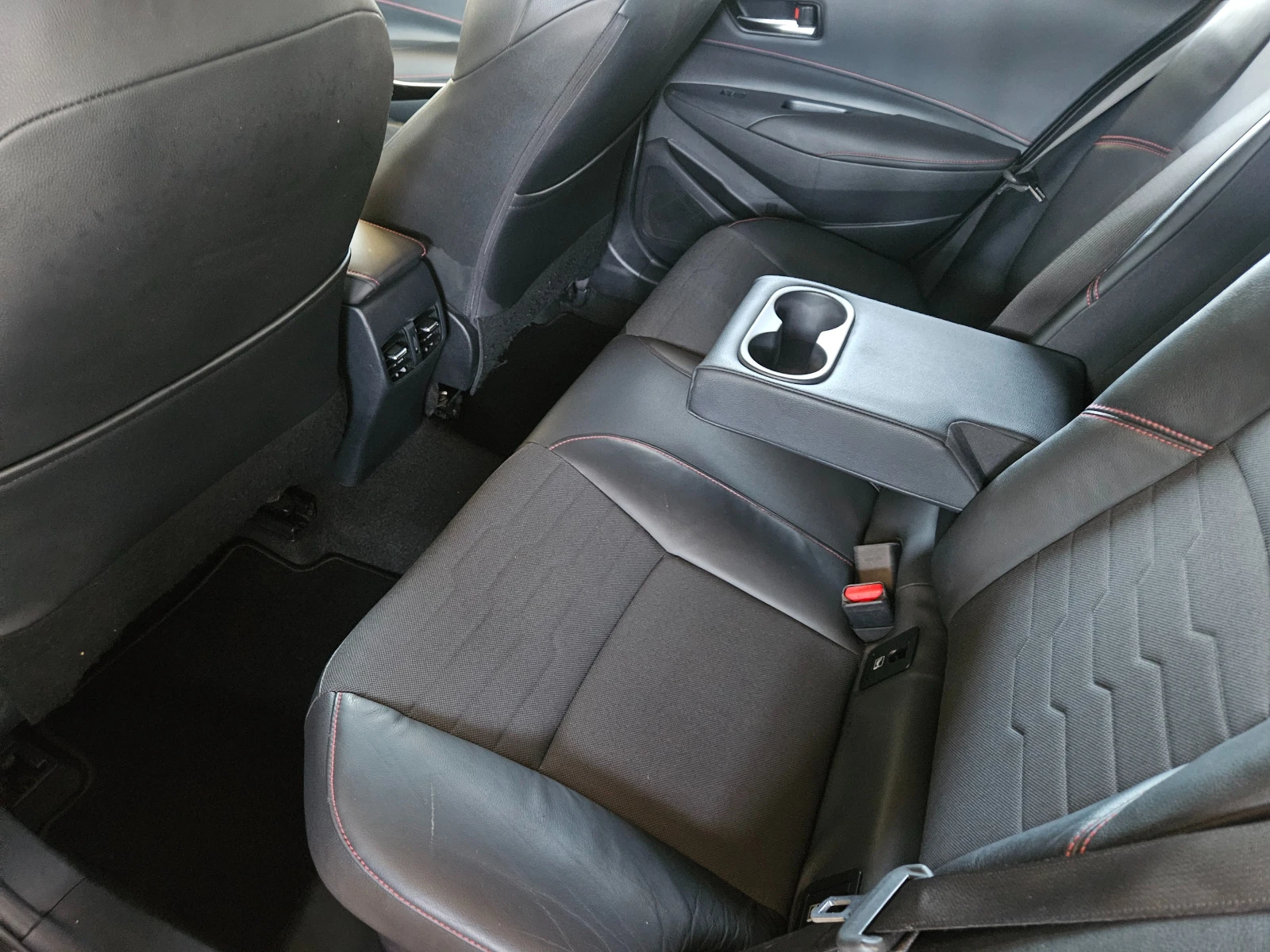 Toyota Corolla 2.0 Hydrid, снимка 11 - Автомобили и джипове - 54513927