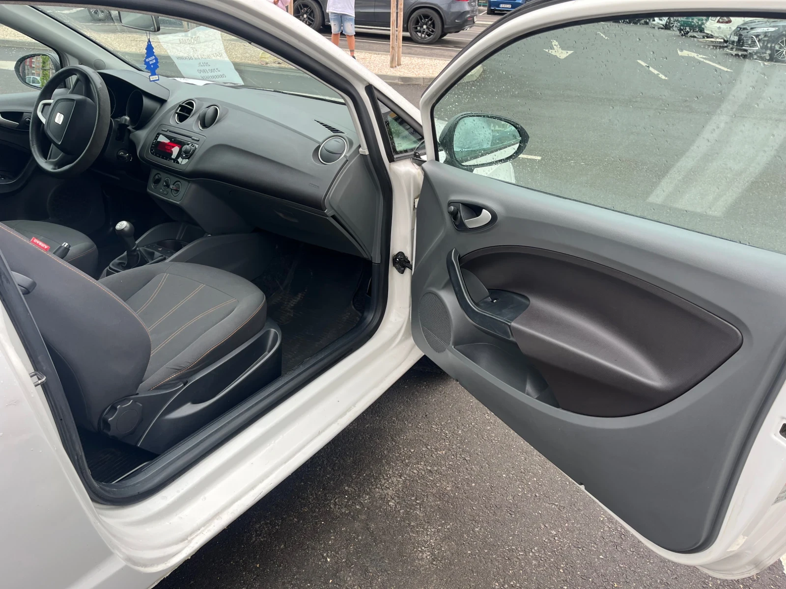 Seat Ibiza, снимка 6 - Автомобили и джипове - 54560017