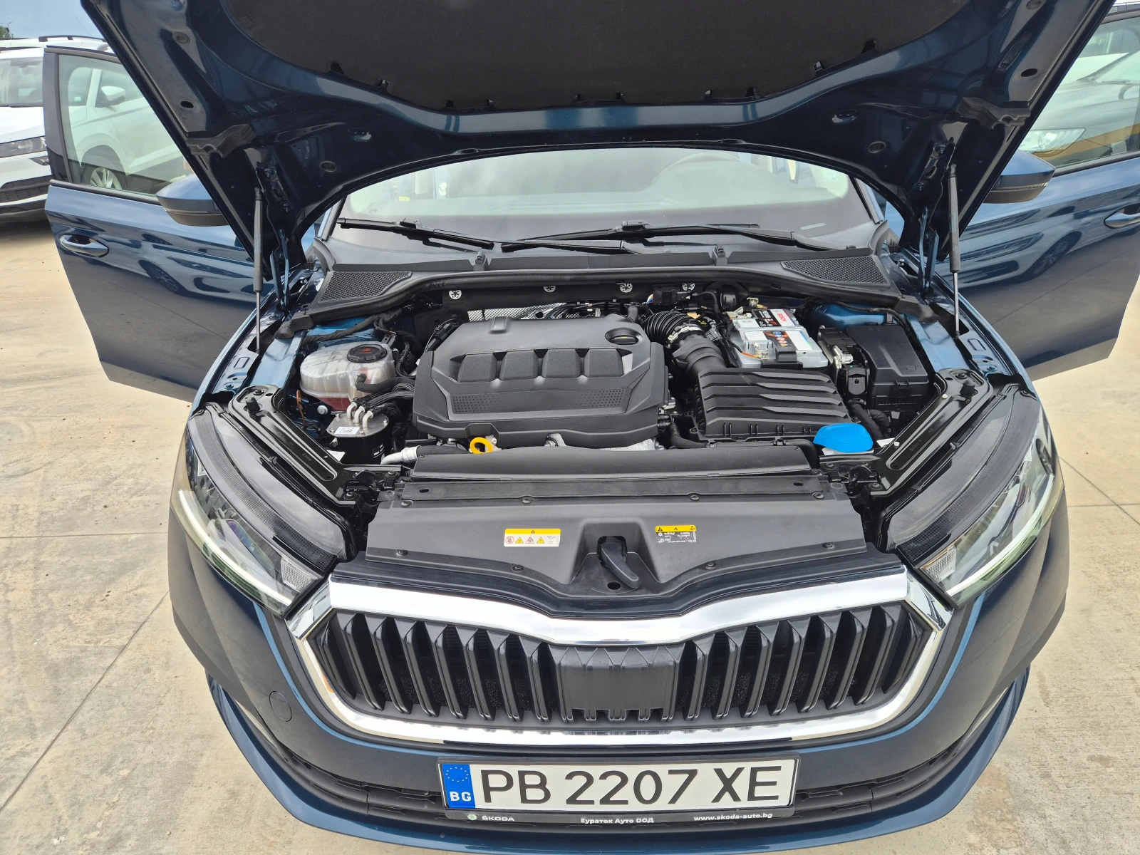 Skoda Octavia 2.0 ТDI-A/T, снимка 16 - Автомобили и джипове - 54607048