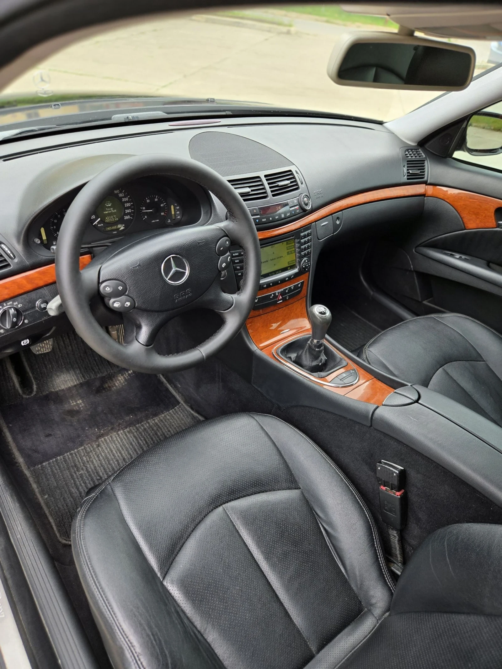 Mercedes-Benz E 220 2.2 CDI FACELIFT 170HP, снимка 9 - Автомобили и джипове - 54641694