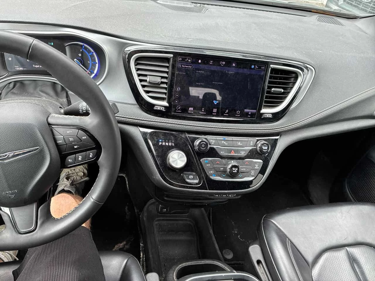 Chrysler Pacifica * Touring L * АВТОКРЕДИТ БЕЗ ПЪРВОНАЧАЛНА ВНОСКА* , снимка 8 - Автомобили и джипове - 54721735