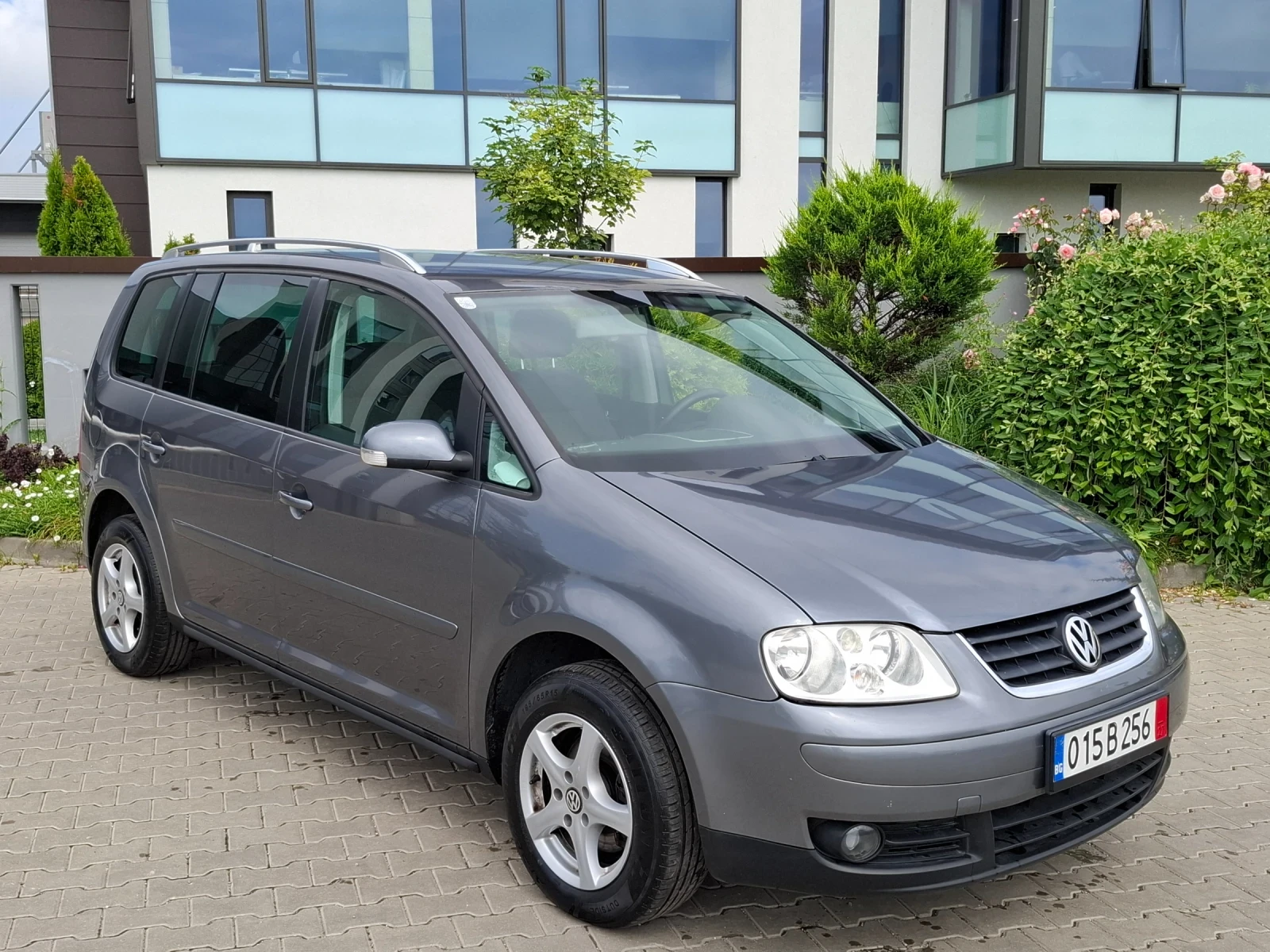 VW Touran 1.9TDI* (105кс)* KLIMATRONIK* НОВ ВНОС* , снимка 9 - Автомобили и джипове - 55024940