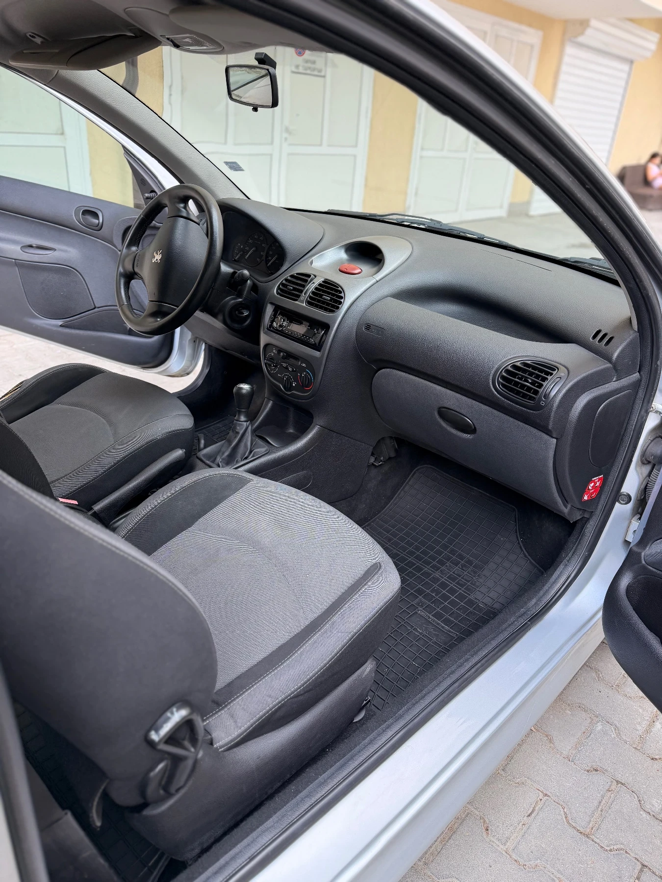 Peugeot 206, снимка 7 - Автомобили и джипове - 55403317
