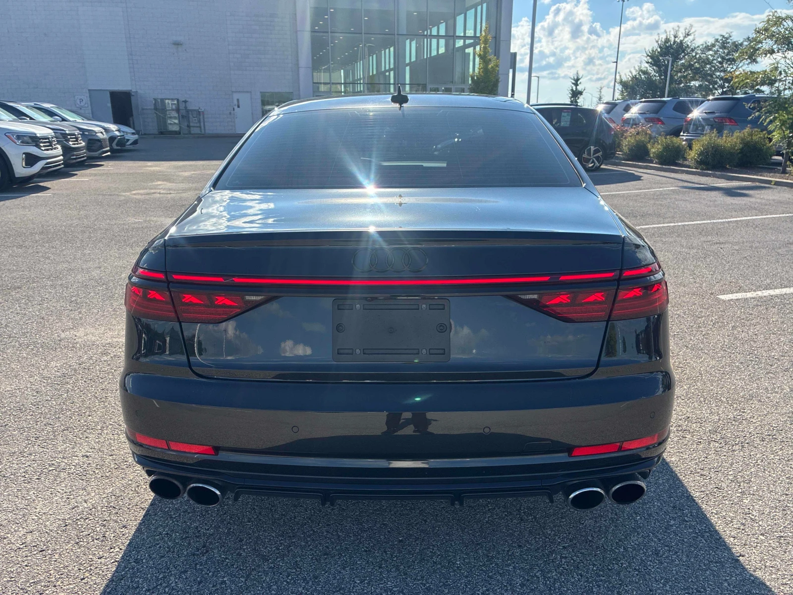 Audi S8 * 4.0 TFSI quattro * CARFAX * Б, снимка 5 - Автомобили и джипове - 55947191