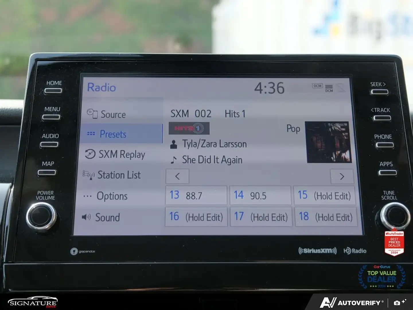 Toyota Camry SE Upgrade No Accident Sunroof Carplay BSM, снимка 15 - Автомобили и джипове - 56209081