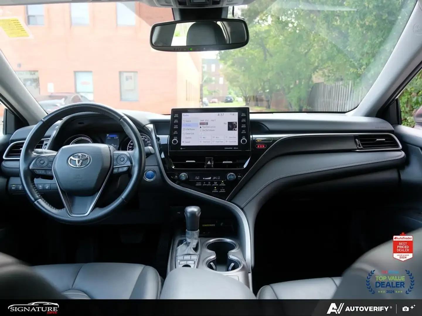 Toyota Camry SE Upgrade No Accident Sunroof Carplay BSM, снимка 17 - Автомобили и джипове - 56209081