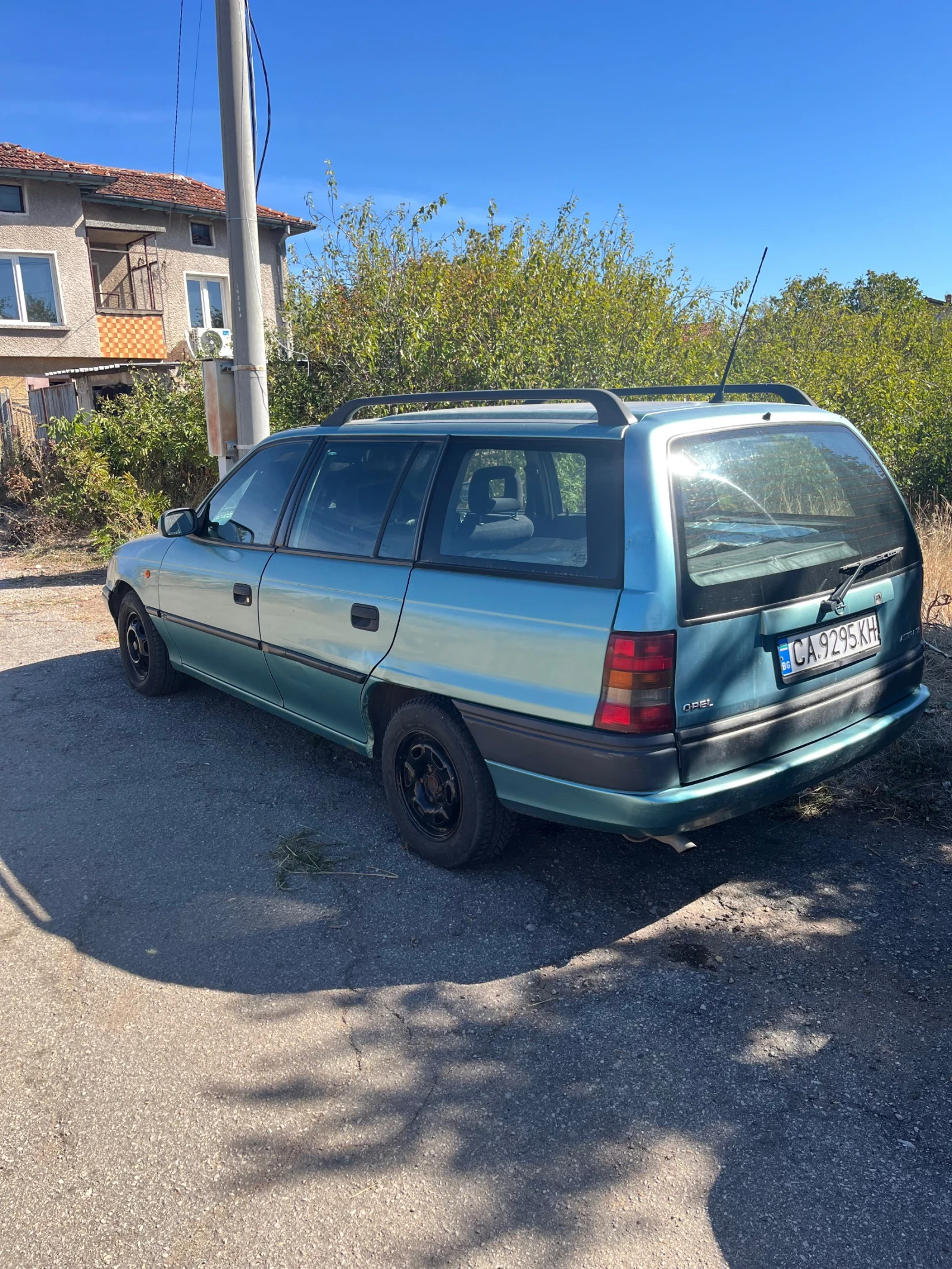 Opel Astra 1.4 82к.с, снимка 2 - Автомобили и джипове - 56335667