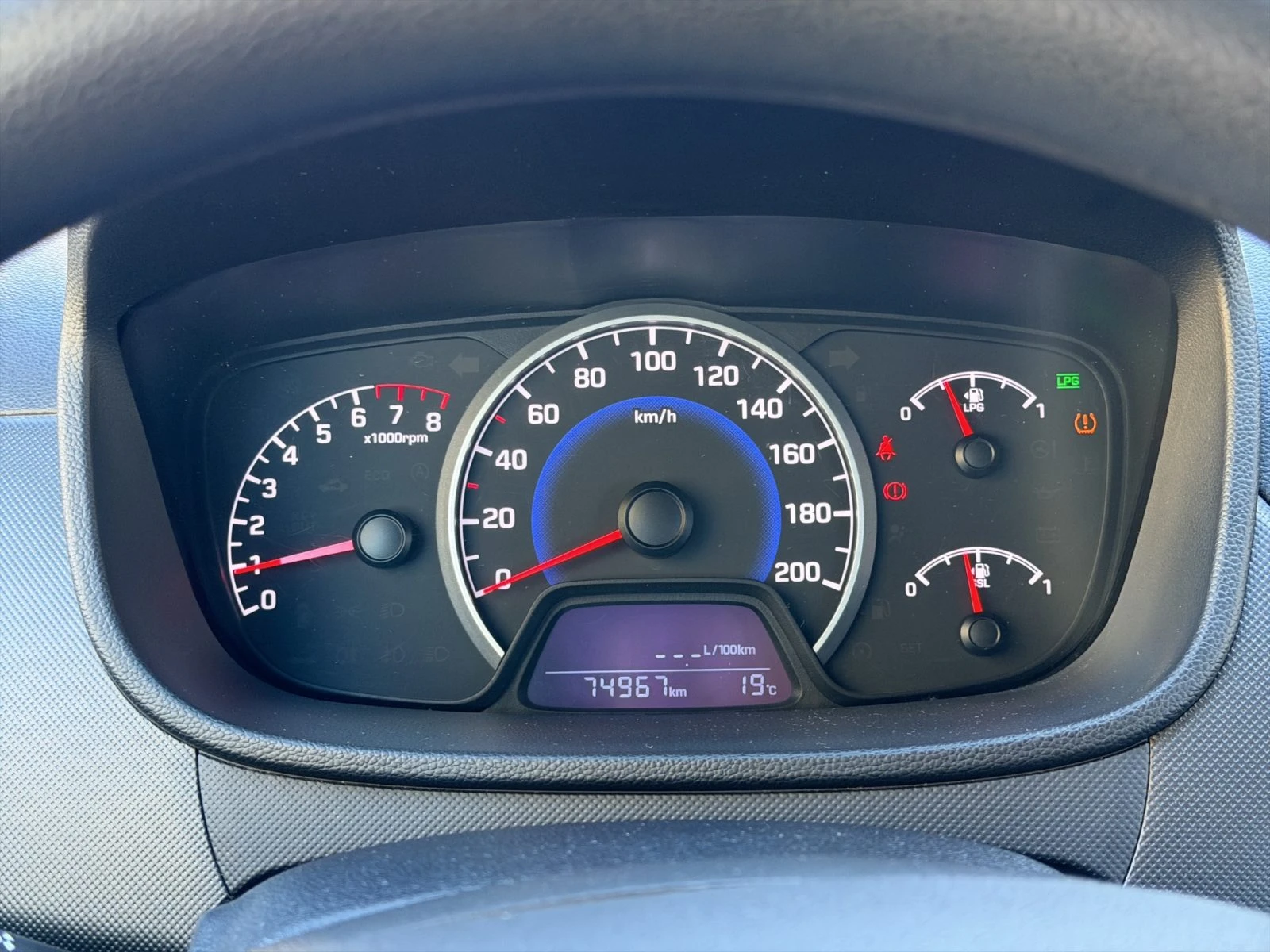 Hyundai I10 1.0 Active 69 hp//1807R24, снимка 13 - Автомобили и джипове - 56594321