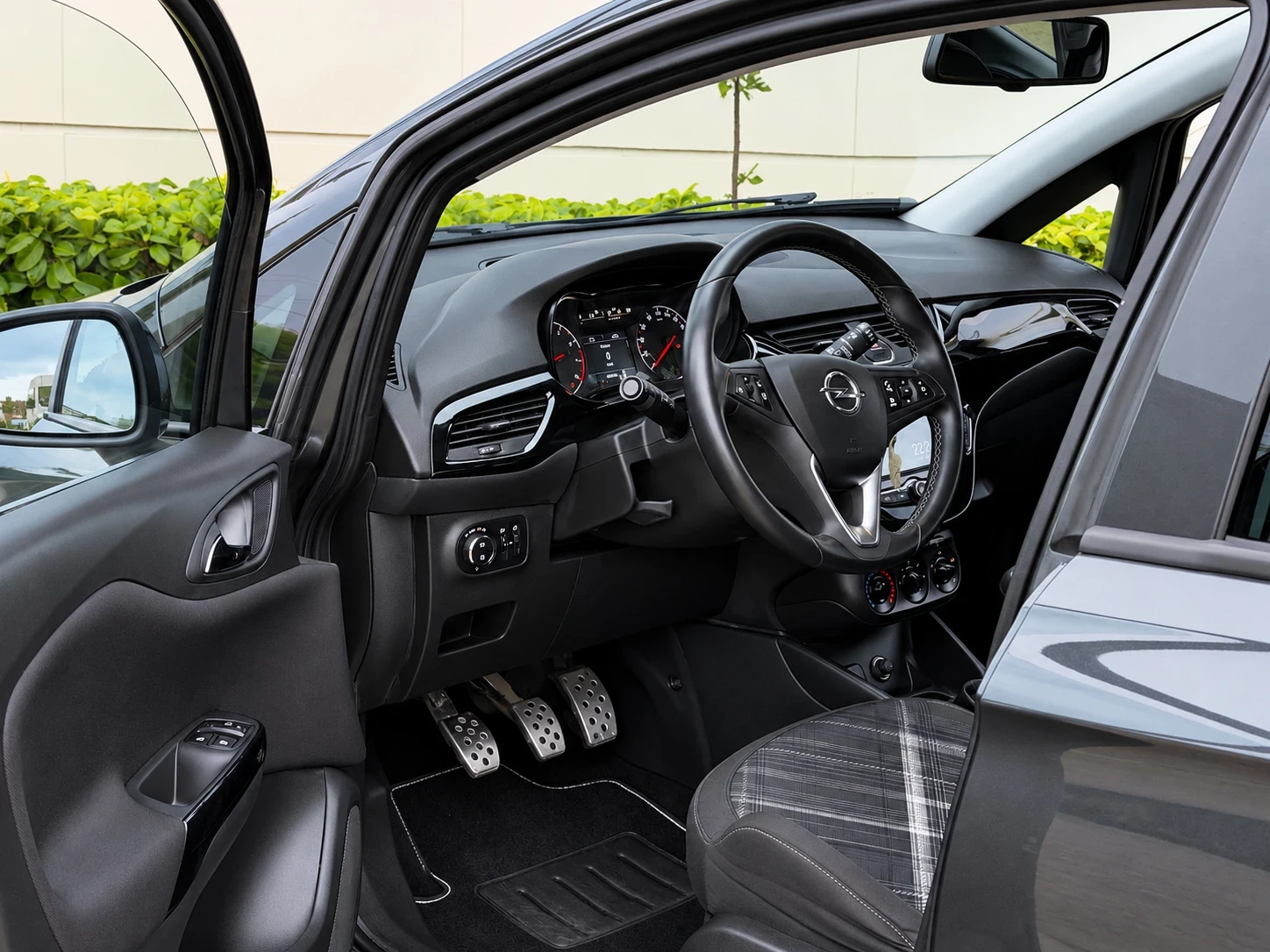 Opel Corsa | Е | 1.4 Turbo | 100 к.с | 2017 г. , снимка 5 - Автомобили и джипове - 56713899