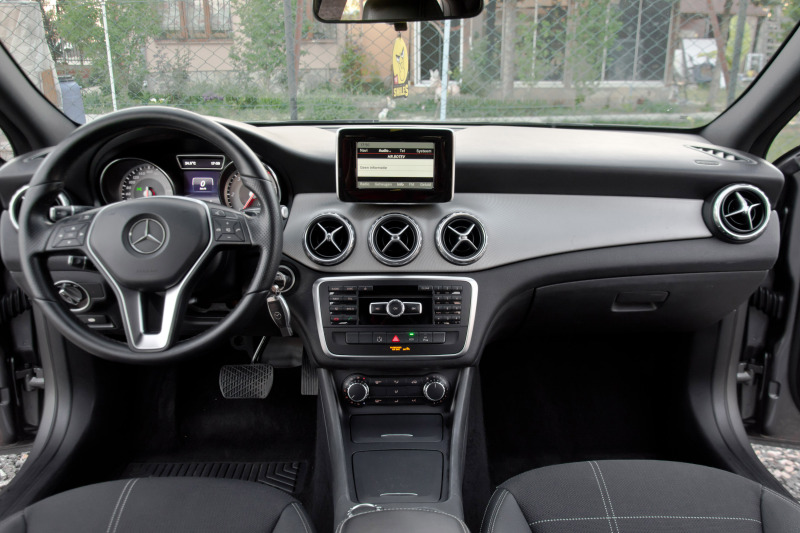 Mercedes-Benz GLA 200 d automat , снимка 13 - Автомобили и джипове - 46253670