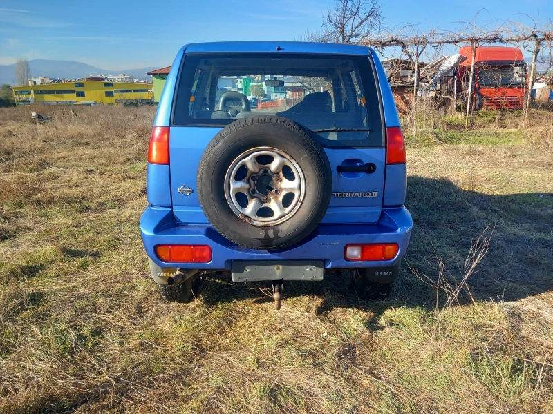 Nissan Terrano 4x4 бензин , снимка 3 - Автомобили и джипове - 48561993