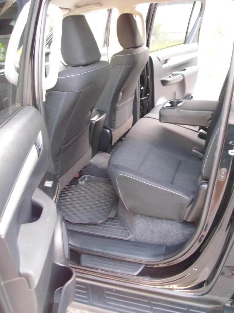 Toyota Hilux 2.4 D4-D * 150 p.s. * 4x4 * Klimatik * DOUBLE CAB , снимка 11 - Автомобили и джипове - 50813084