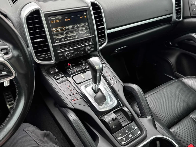 Porsche Cayenne 2016 * S * CARFAX * ОТ ПРЕДСТАВИТЕЛСТВО, снимка 9 - Автомобили и джипове - 53131233