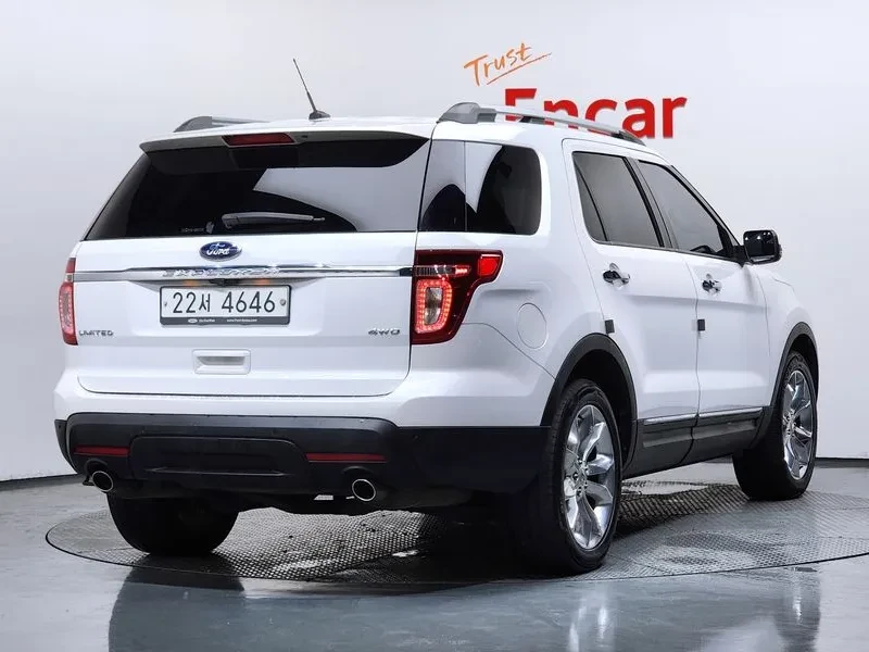 Ford Explorer 3.5 AWD - САМО 30% АВАНС, снимка 2 - Автомобили и джипове - 56368591