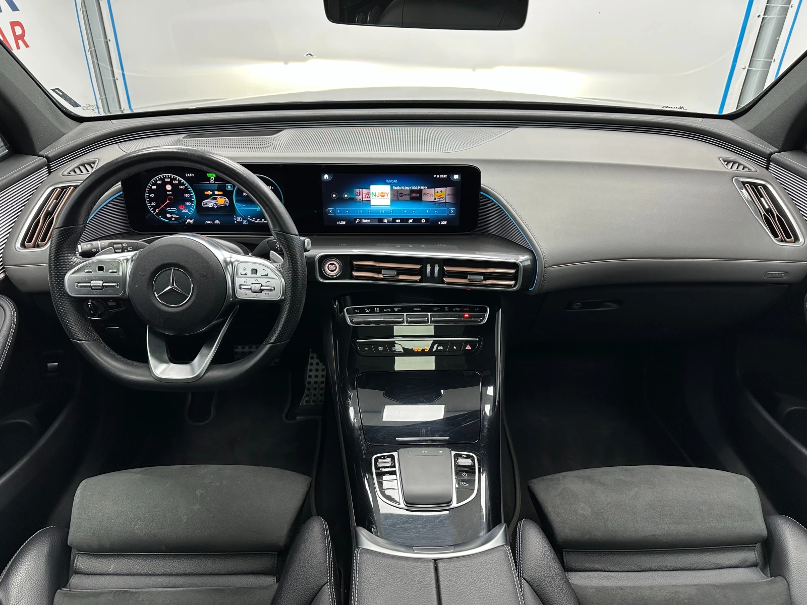 Mercedes-Benz EQC  400* AMG LINE-4Matic - изображение 8