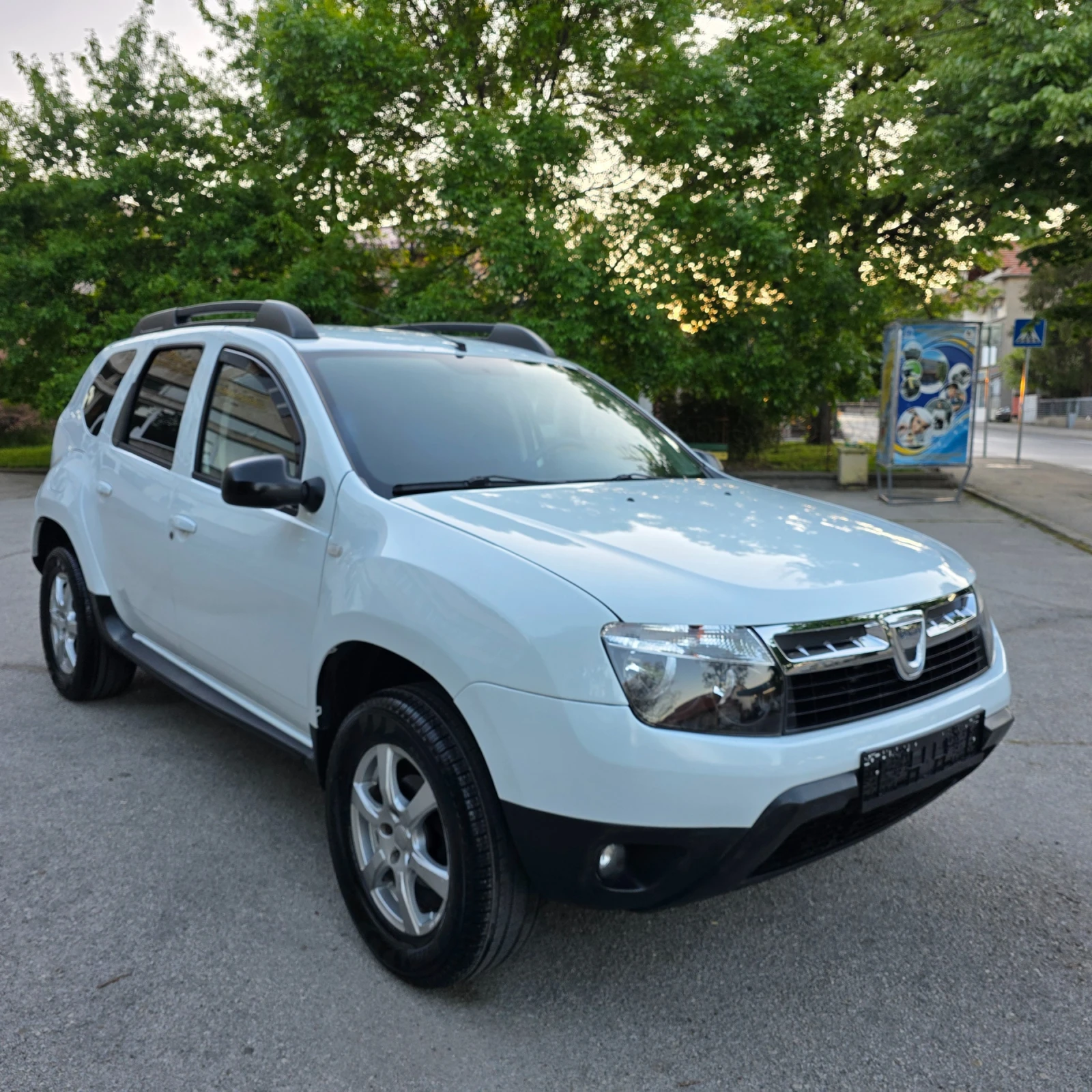 Dacia Duster 1.6i GAZ - изображение 2