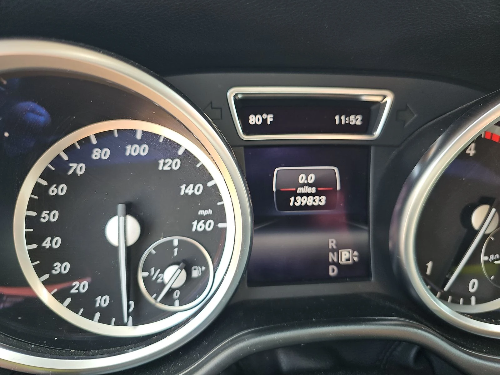 Mercedes-Benz GL 350 BlueTEC Дистроник* М.Точка* 360* Щори* Пано*  - изображение 10