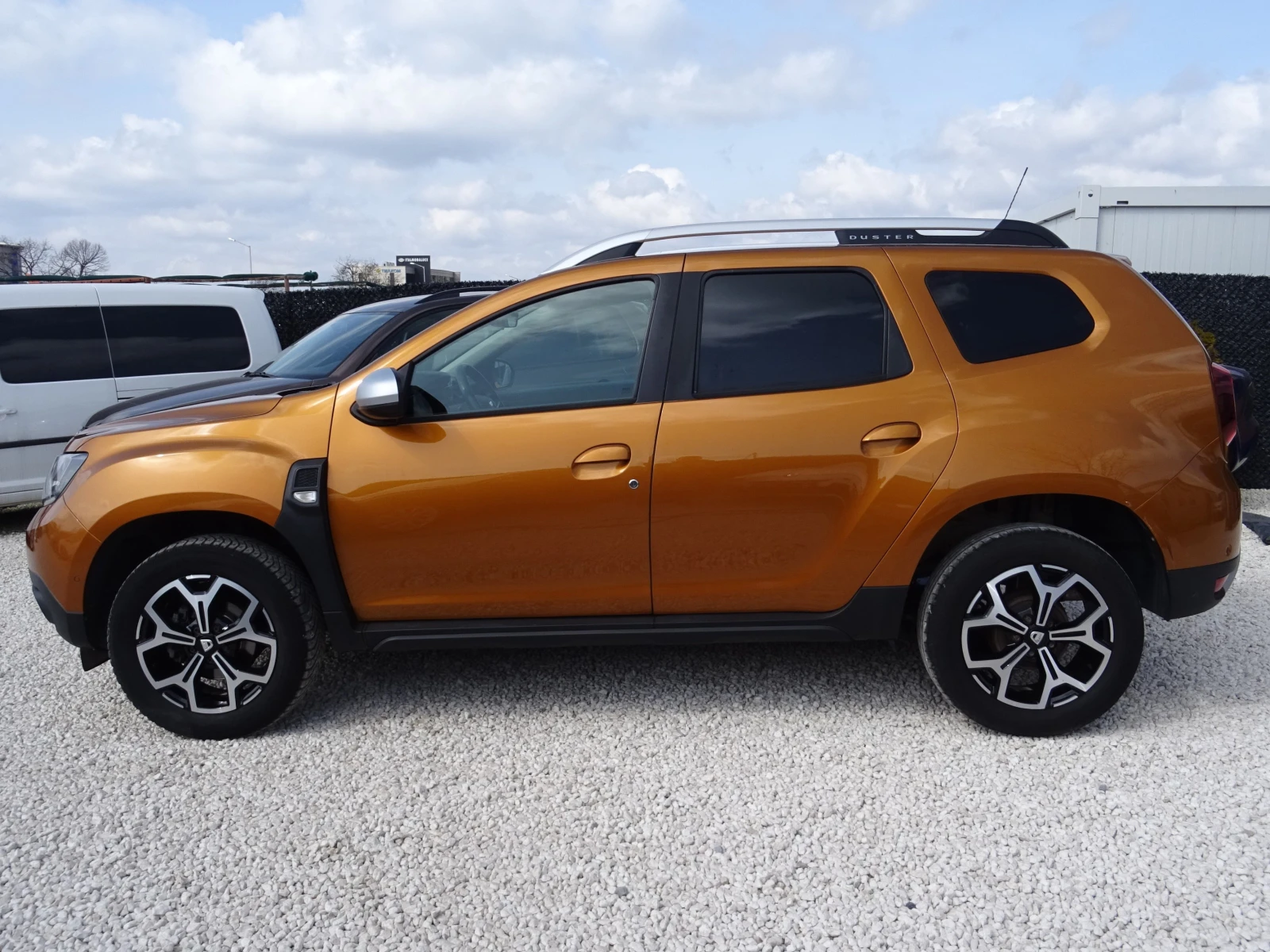 Dacia Duster 1.5 BlueDci Prestige 2WD, снимка 2 - Автомобили и джипове - 53904540