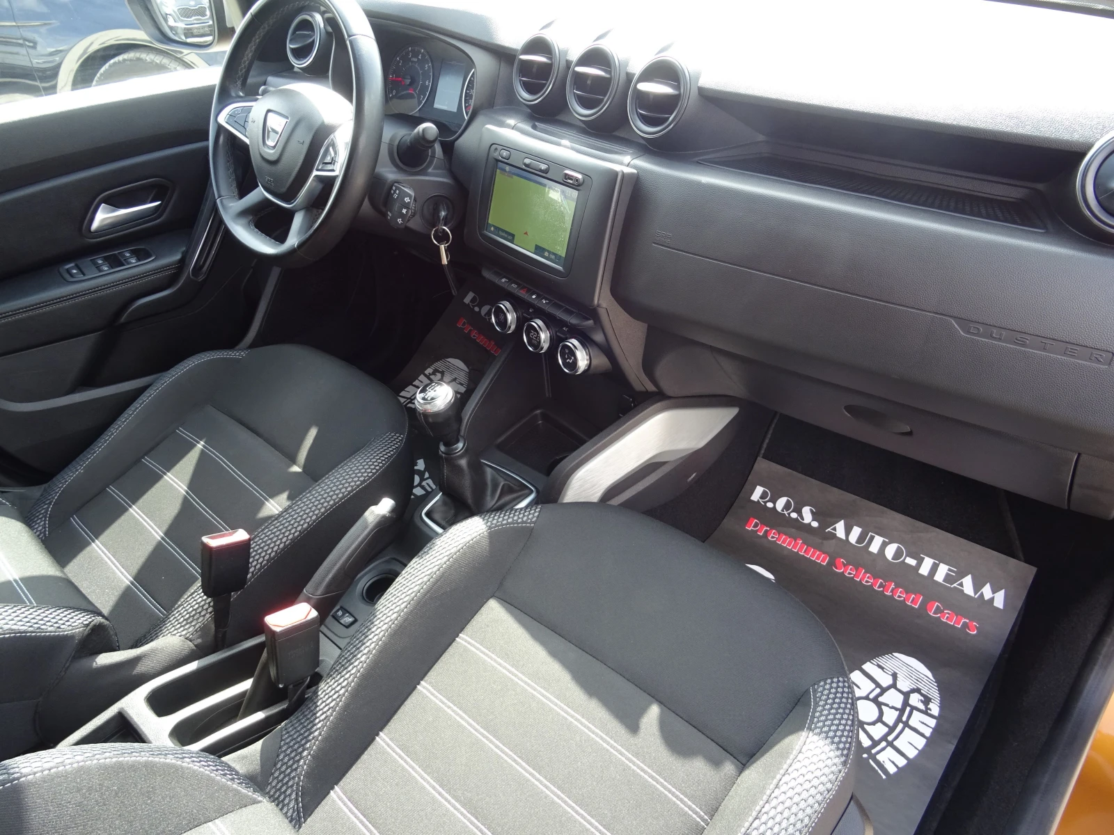 Dacia Duster 1.5 BlueDci Prestige 2WD, снимка 13 - Автомобили и джипове - 53904540