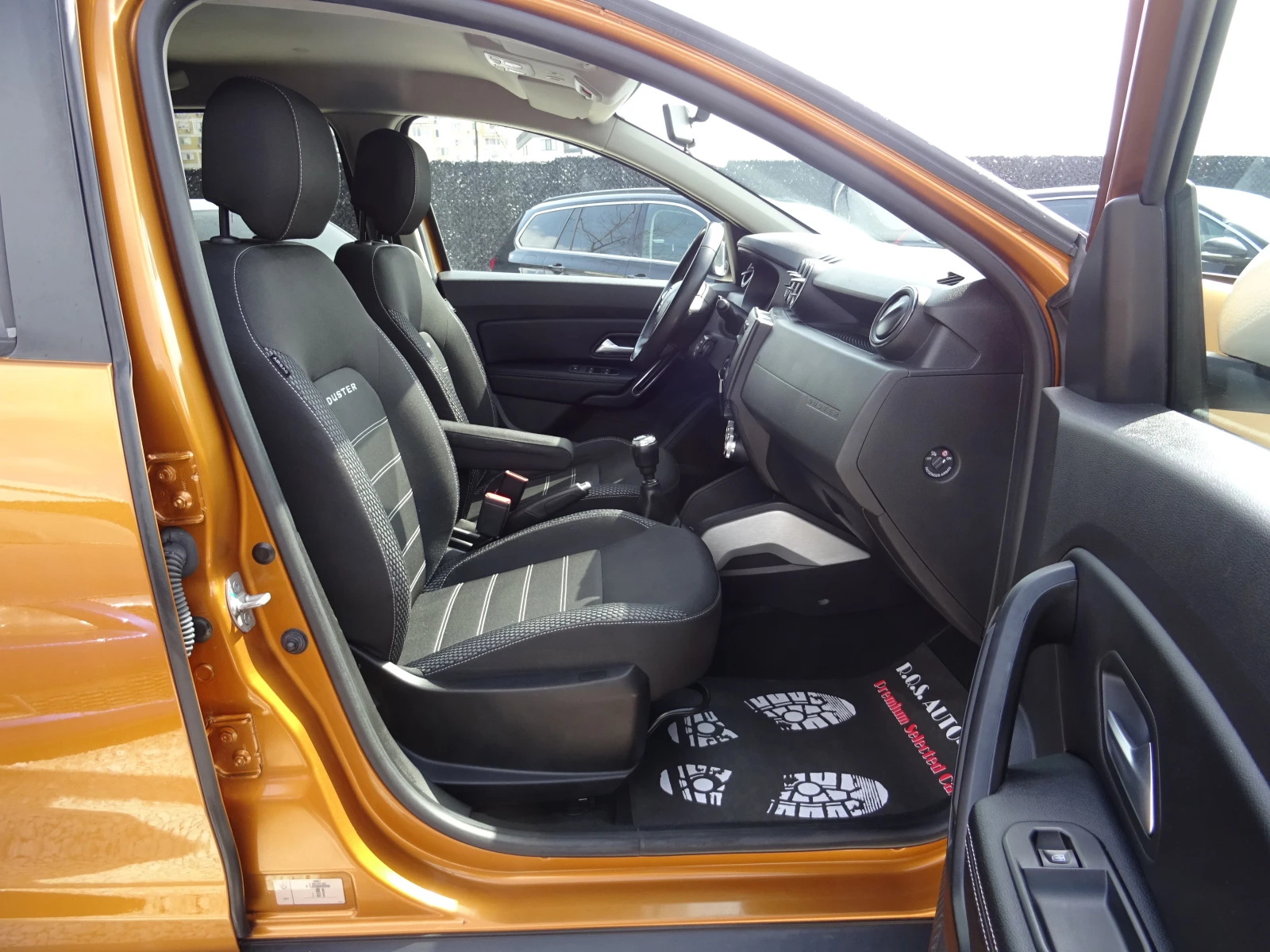 Dacia Duster 1.5 BlueDci Prestige 2WD, снимка 14 - Автомобили и джипове - 53904540