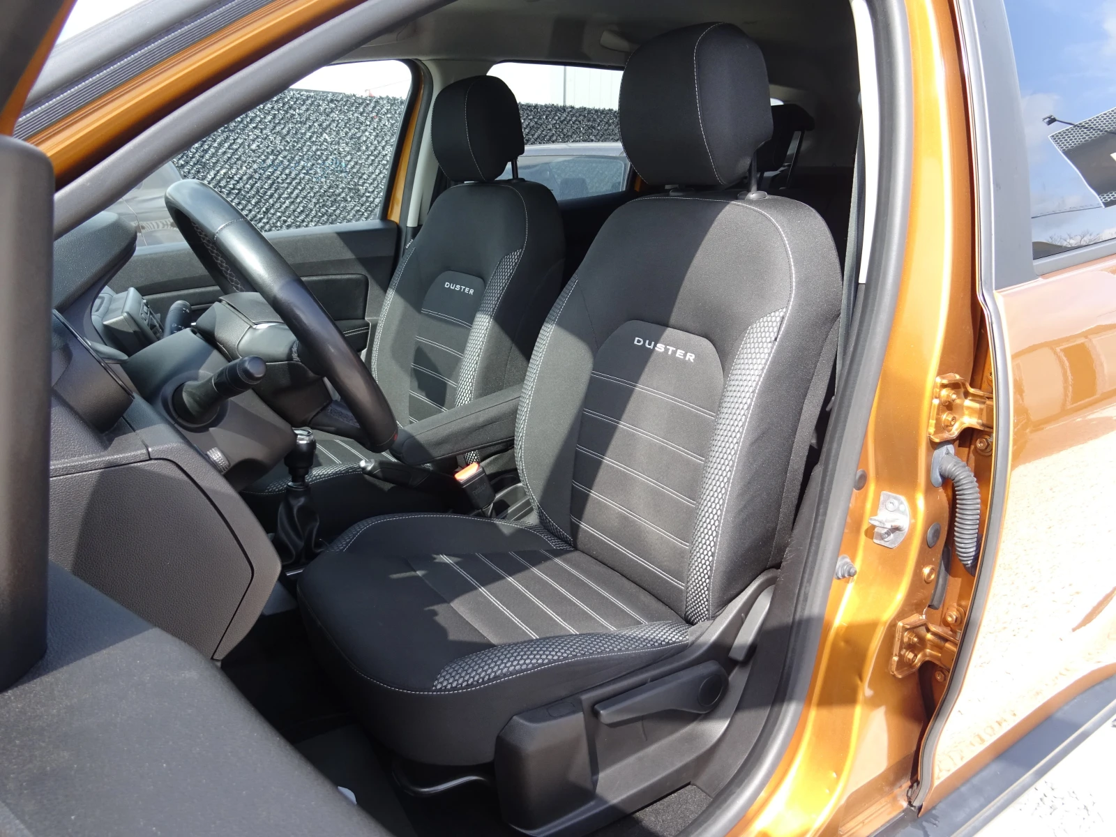 Dacia Duster 1.5 BlueDci Prestige 2WD, снимка 10 - Автомобили и джипове - 53904540