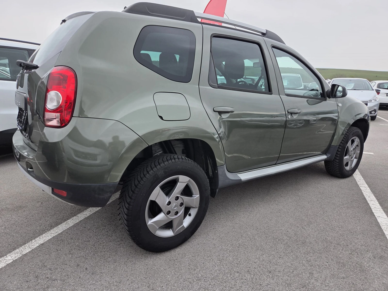 Dacia Duster 1.6 GPL, снимка 4 - Автомобили и джипове - 54202984