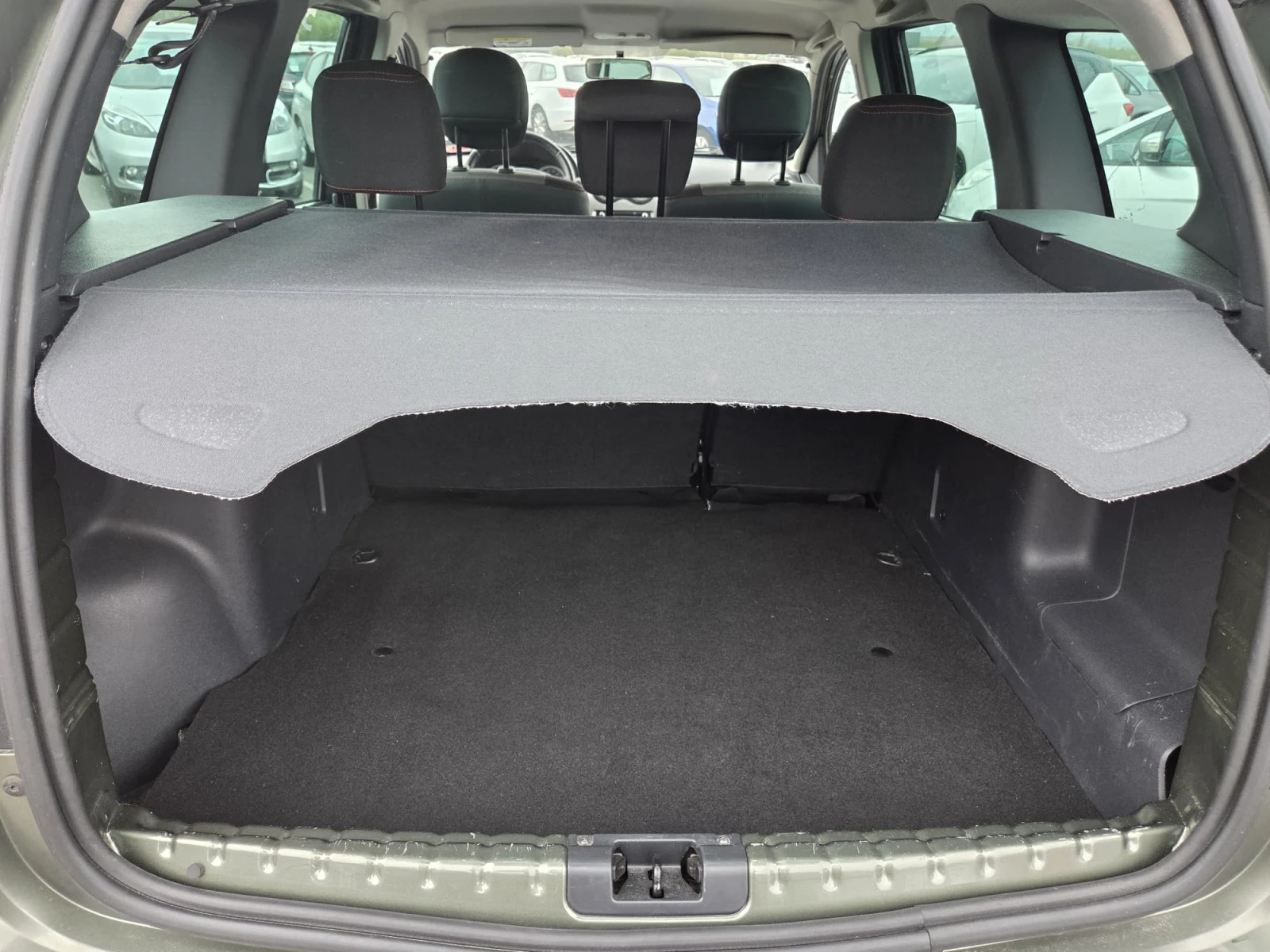 Dacia Duster 1.6 GPL, снимка 15 - Автомобили и джипове - 54202984